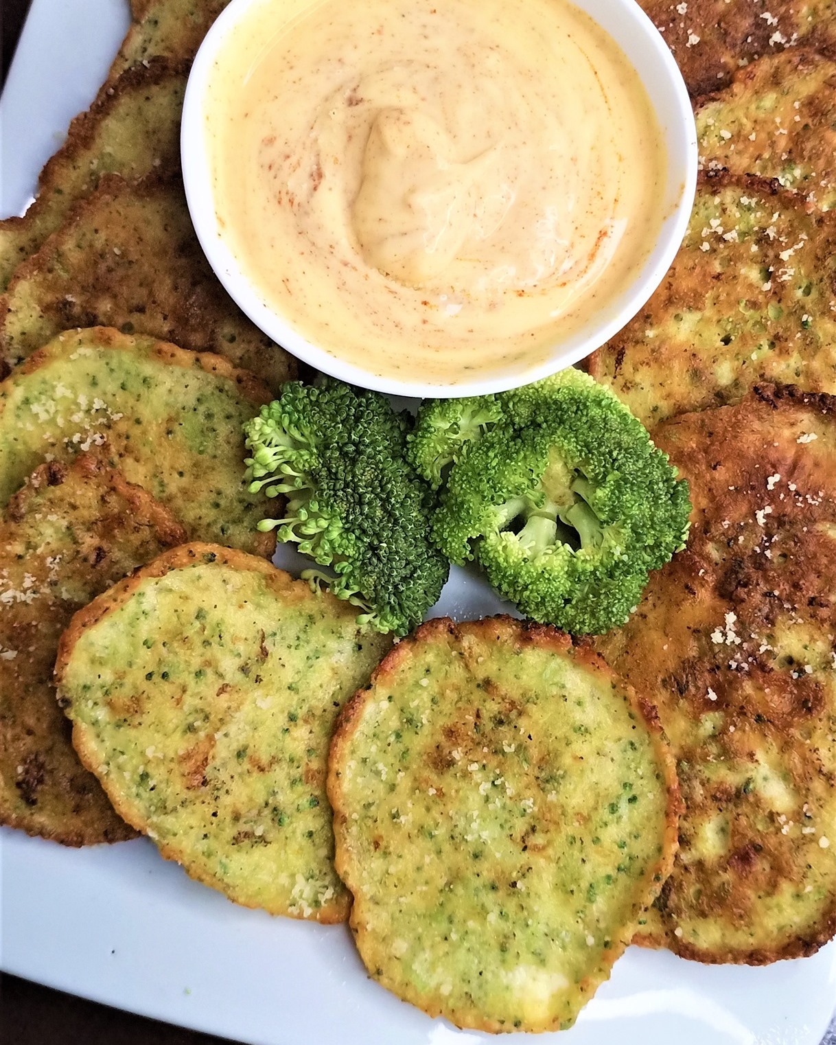Cheesy Broccoli Fritters r/KetoMeals