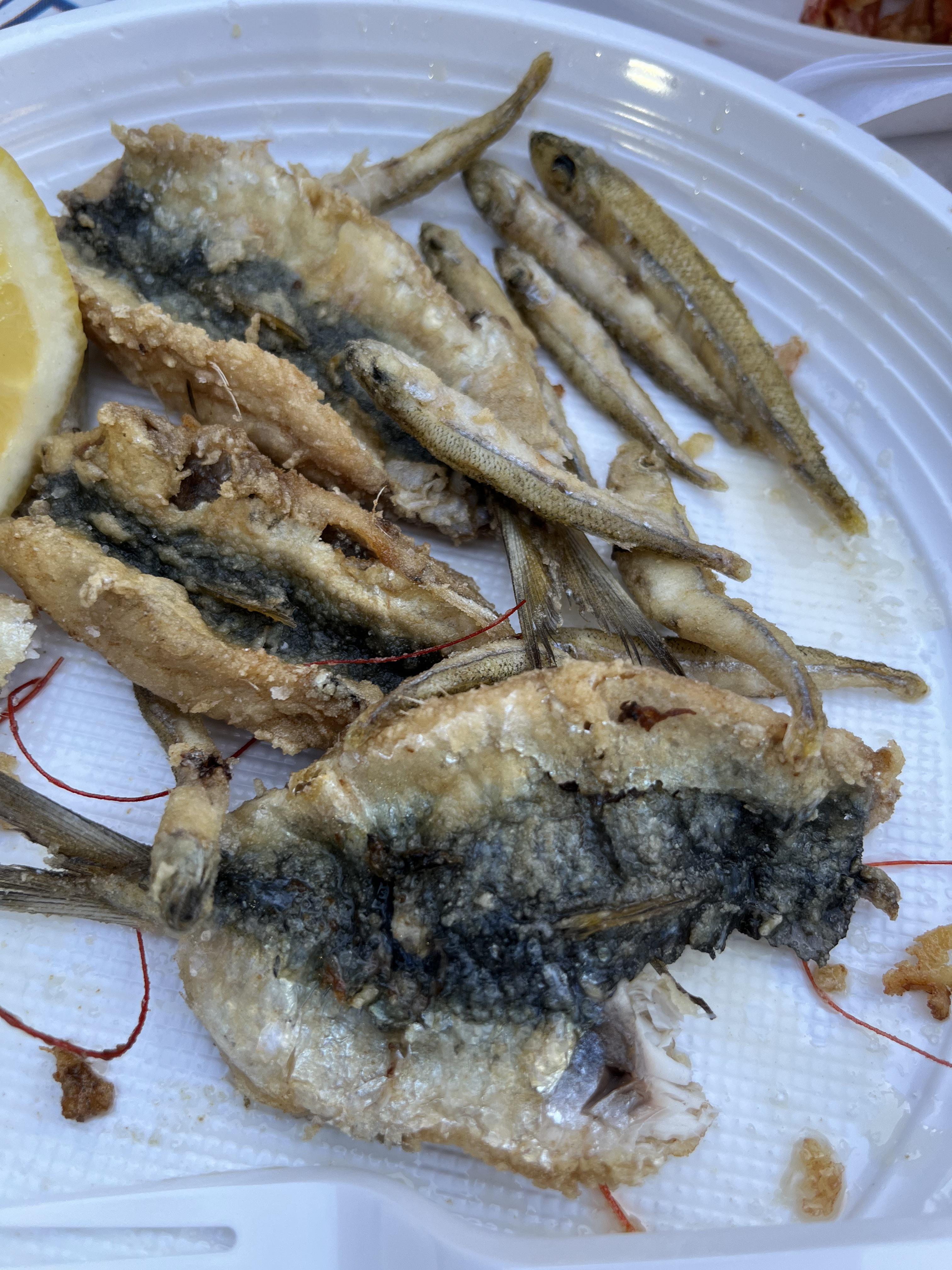 Fried sardines and anchovies goodfoodbadpic