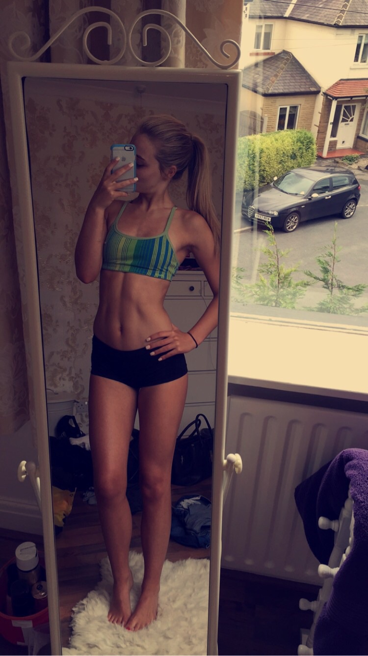 Lily Amelia Harris : SexyTummies