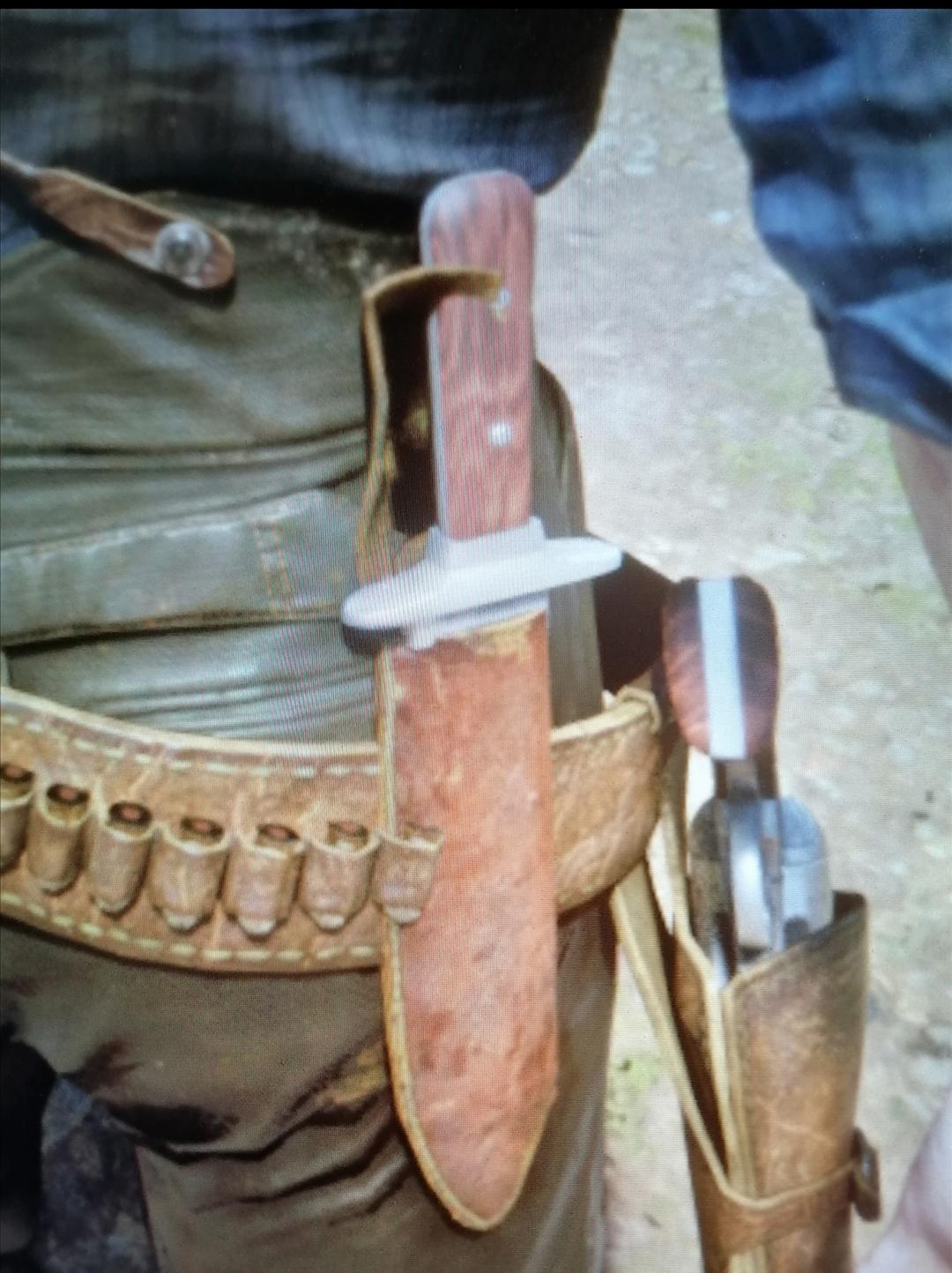 Has anyone had the same Problem/Bug as me? My Knife holster is