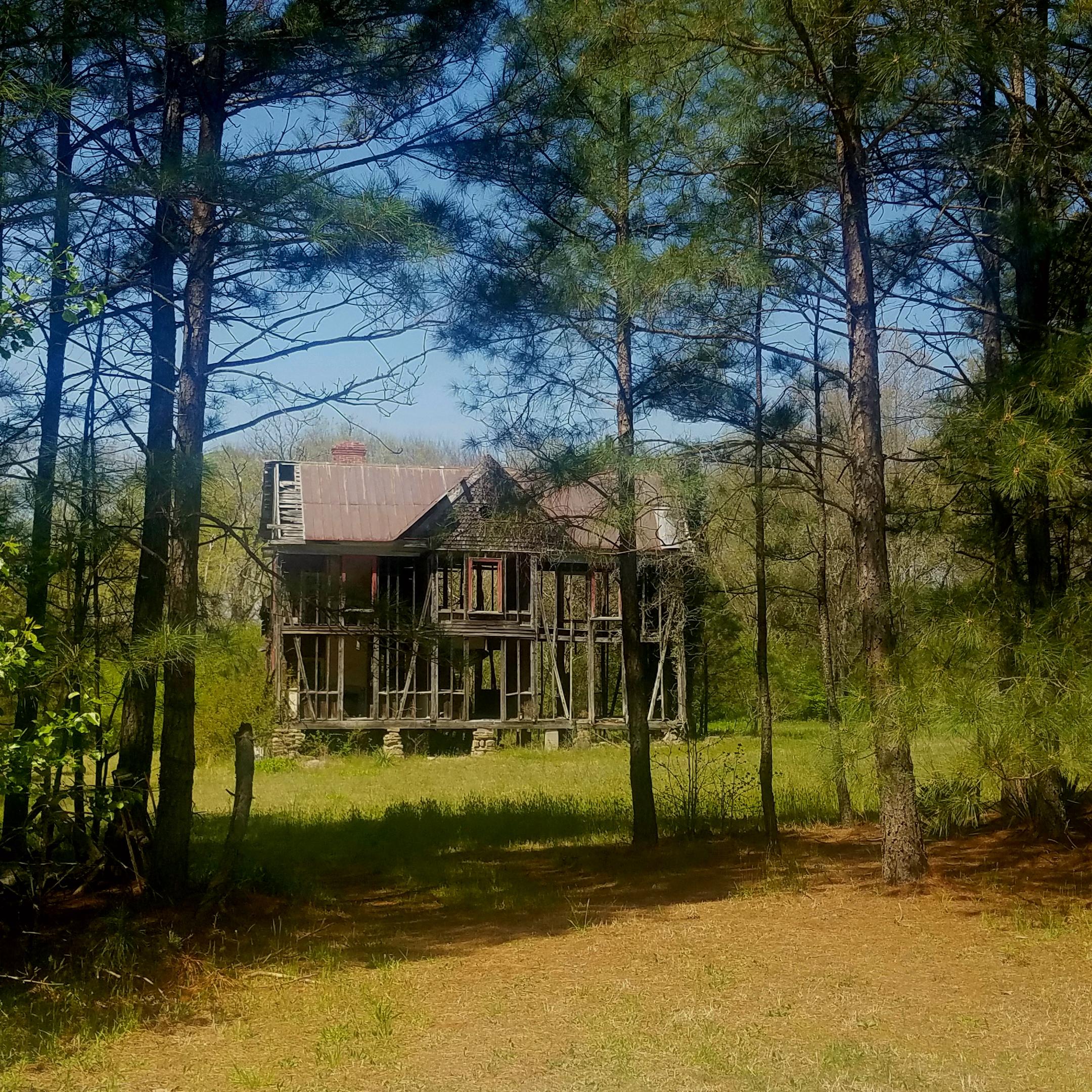 Drafty House Youngsville, NC [1856x1637] r/AbandonedPorn