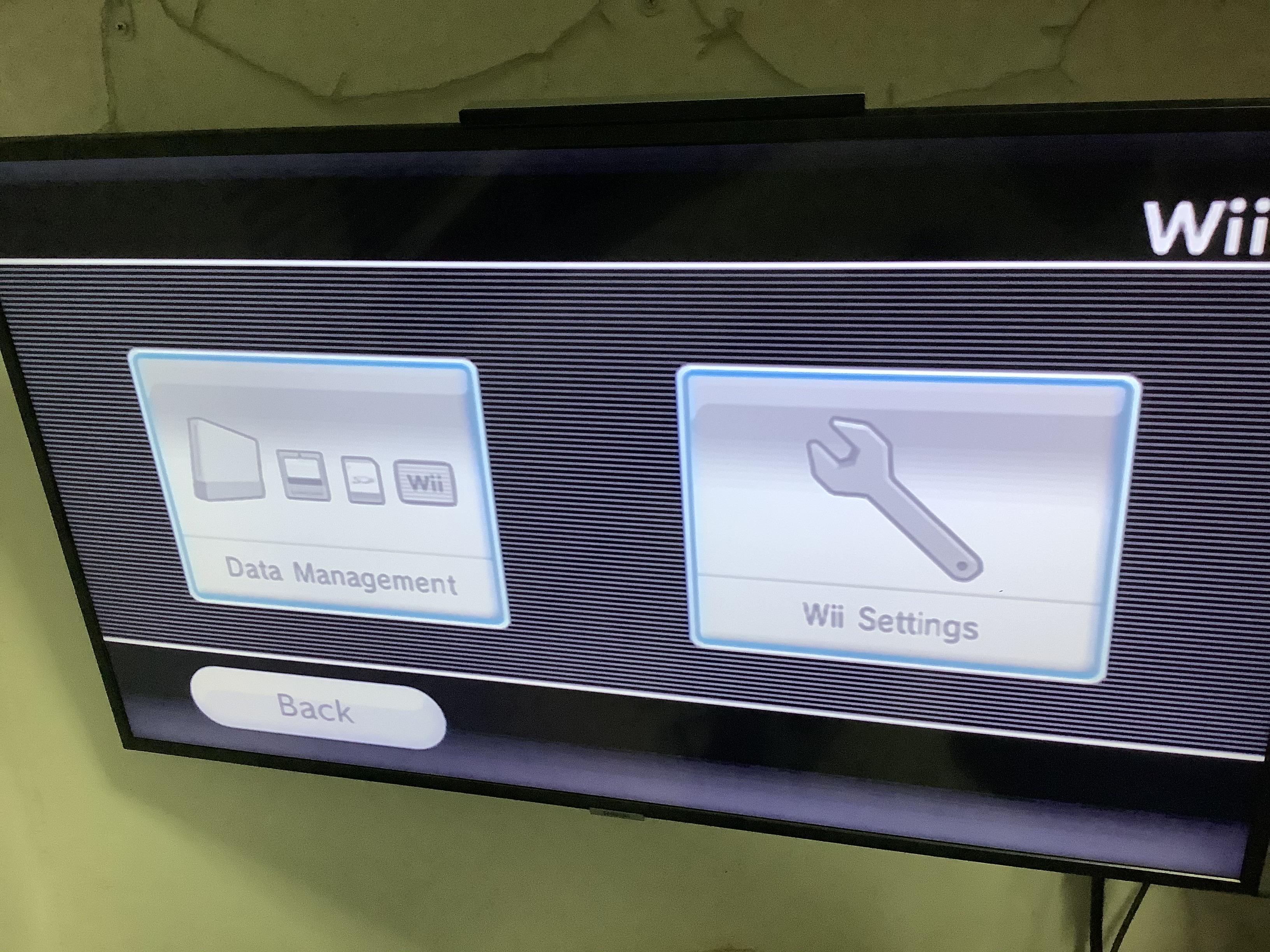 Horizontal lines and blurry image on 4K tv. I am using composite cable. I bought a Wii2HDMI and