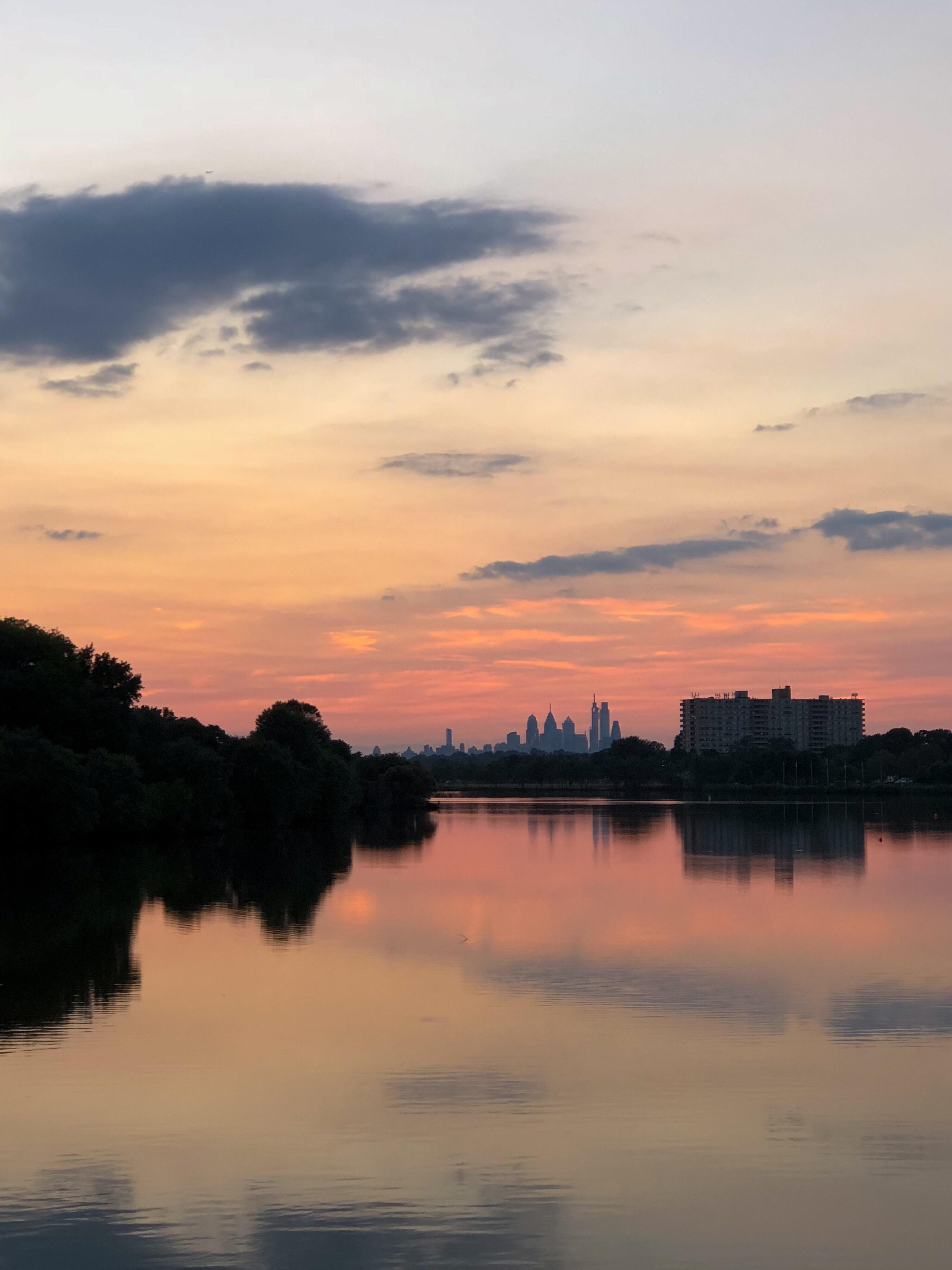 Skyline from Cooper River Park in Collingswood, NJ r/philadelphia