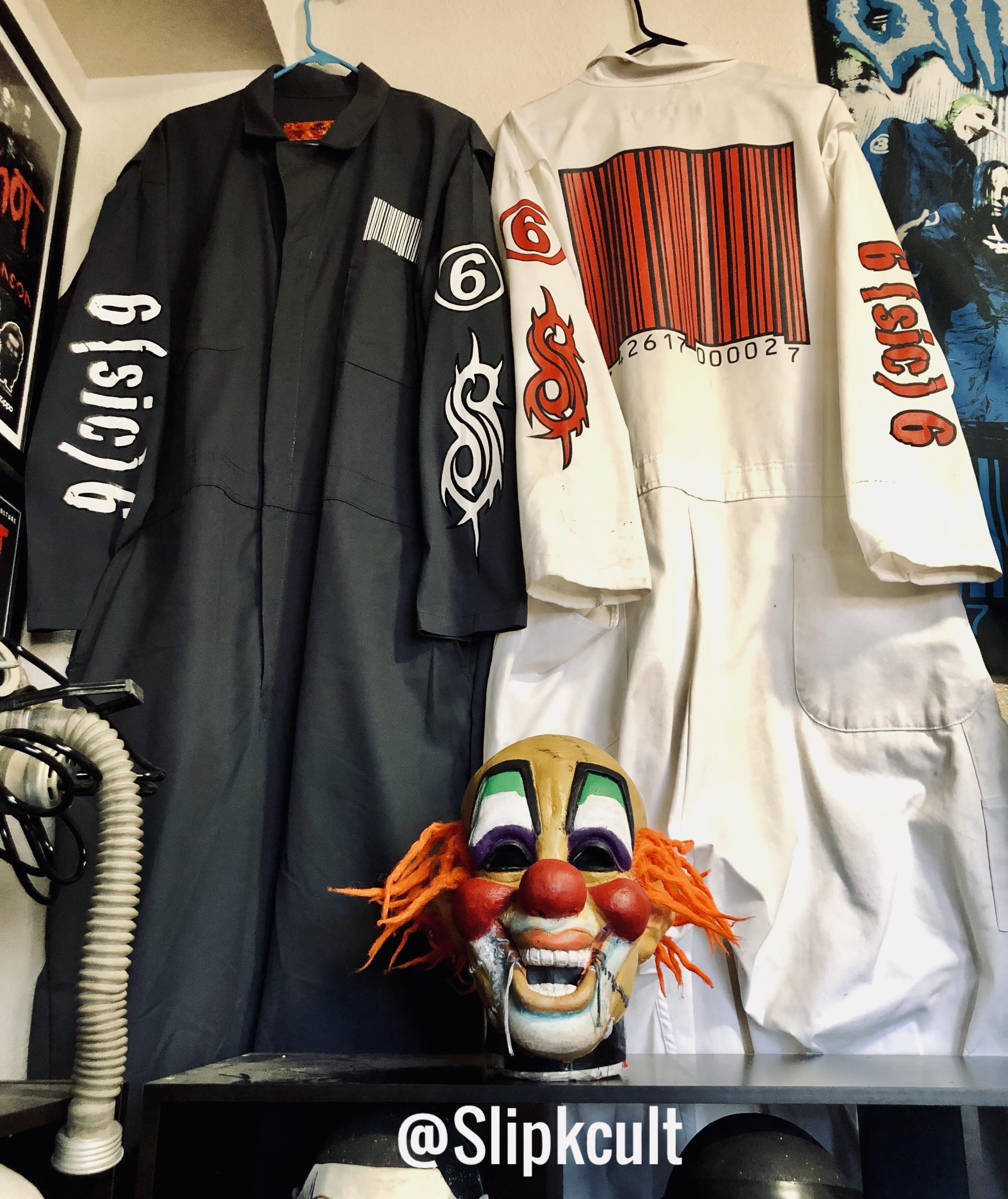 Charcoal or white jumpsuit for knotfest Iowa?? 🤔 r/Slipknot