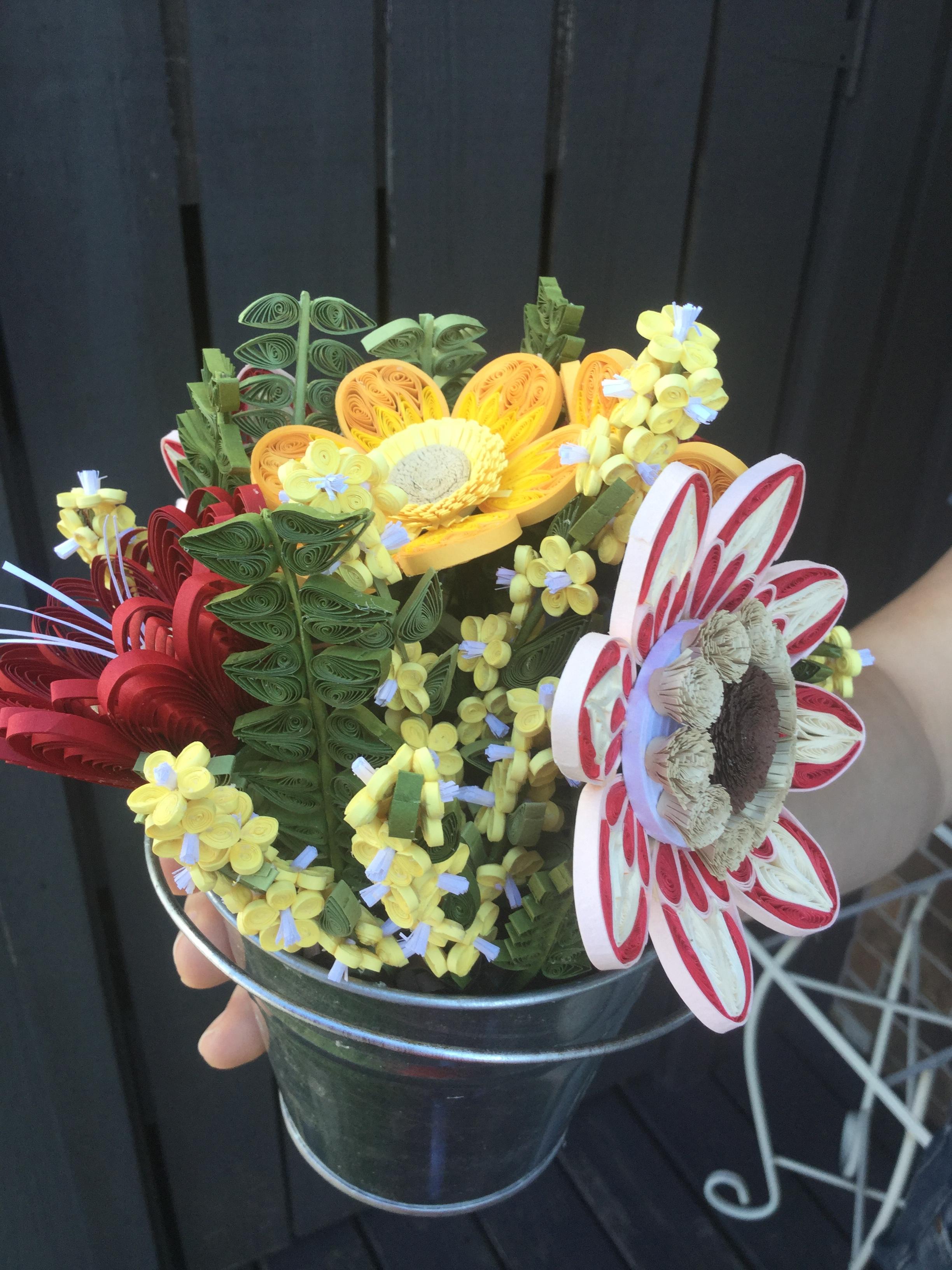 Large 3D quilled flower pot r/quilling