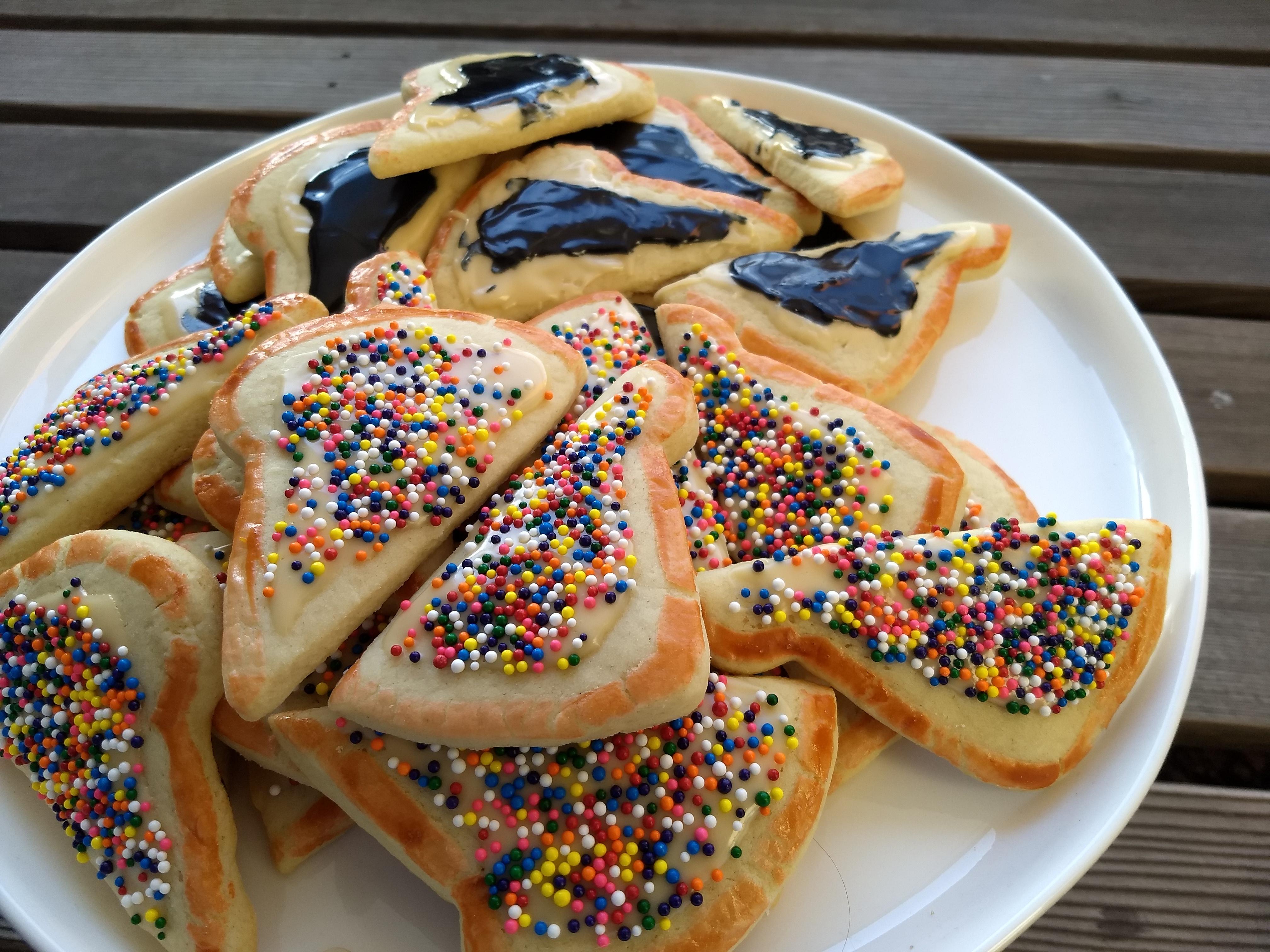 Fairybread and Vegemite Toast sugar cookies for Australia Day! Baking