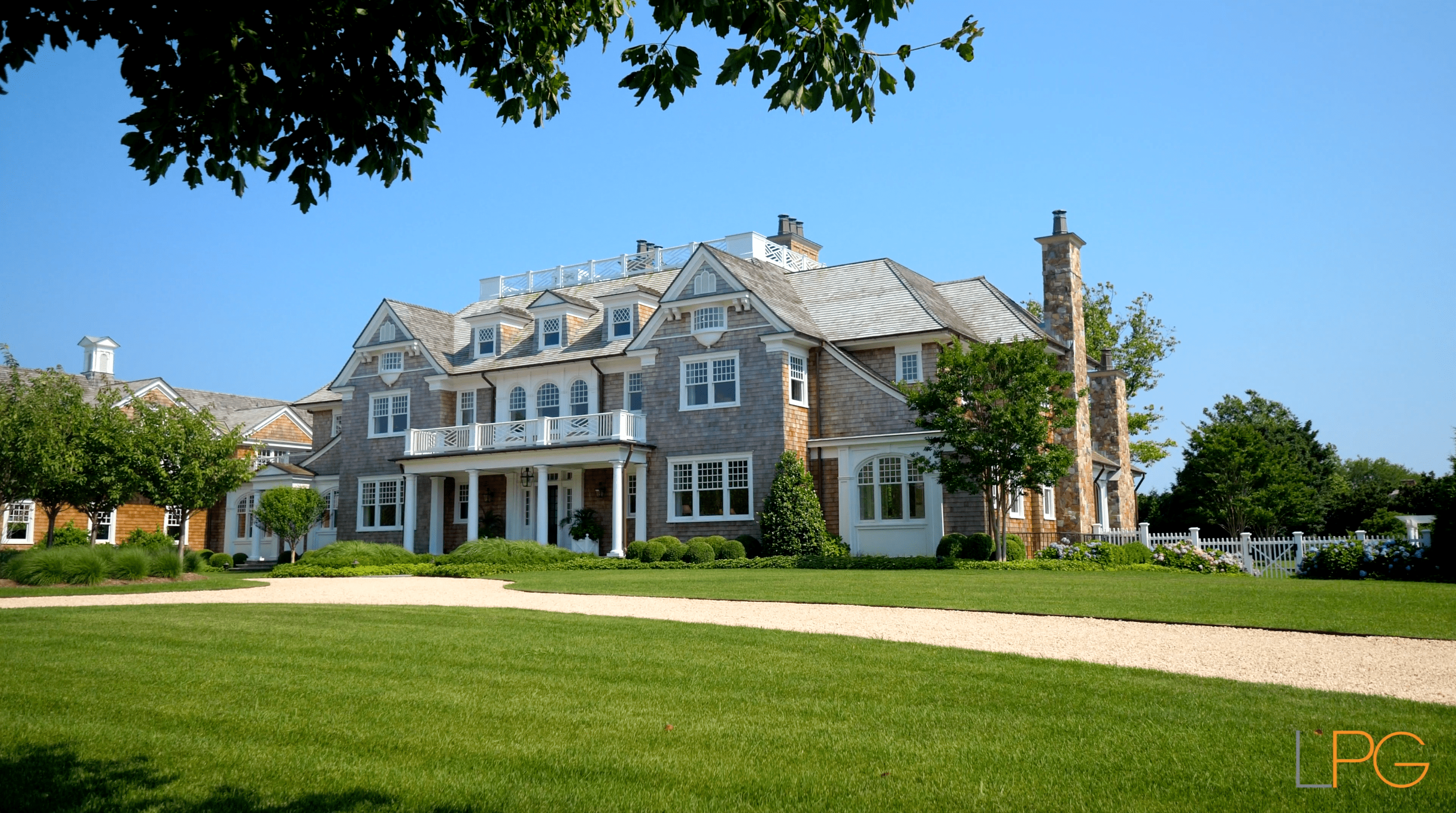 9 Olde Towne Lane Southampton, NY 39.5 million, 10 bedroom, 17 bath