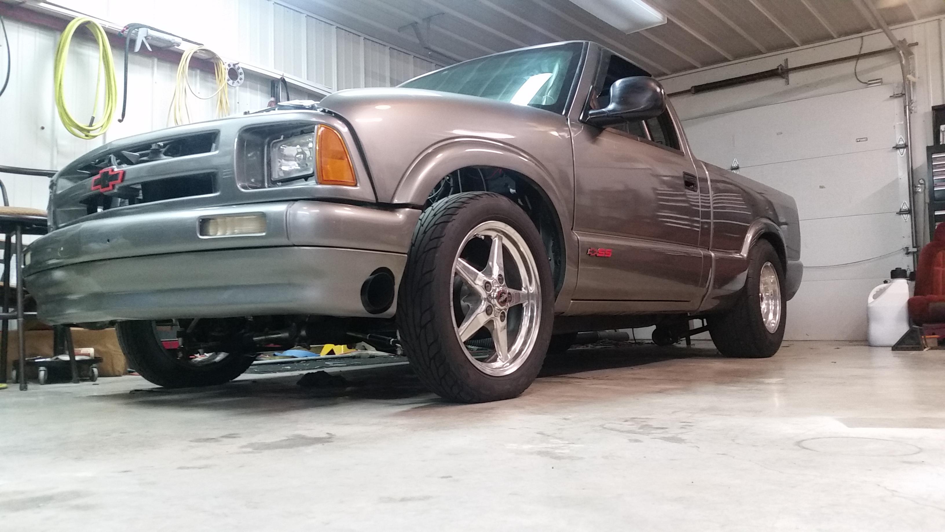 My Lil v8 s10 Trucks