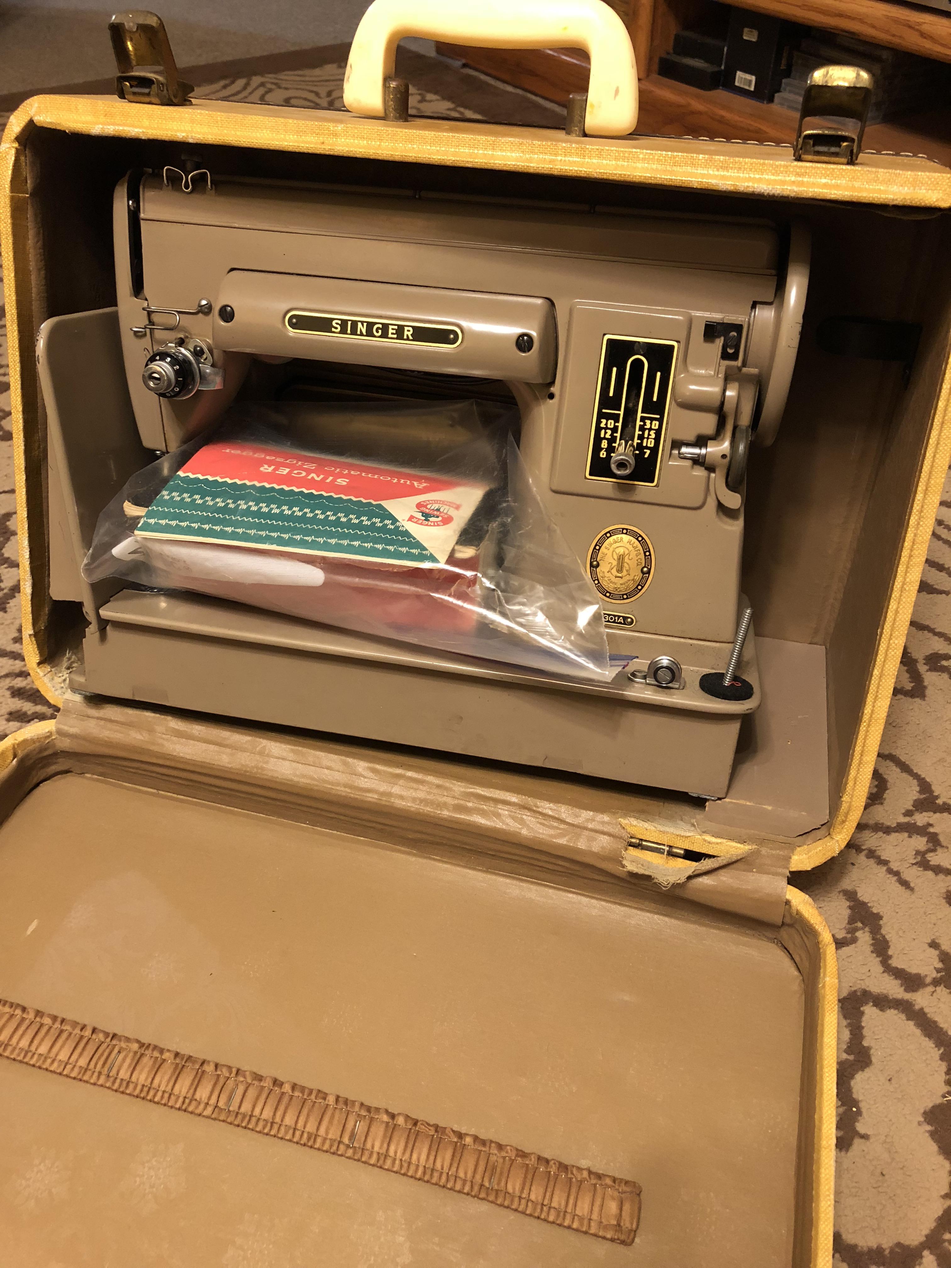 Working and nearly perfect 1957 Singer sewing machine found in the