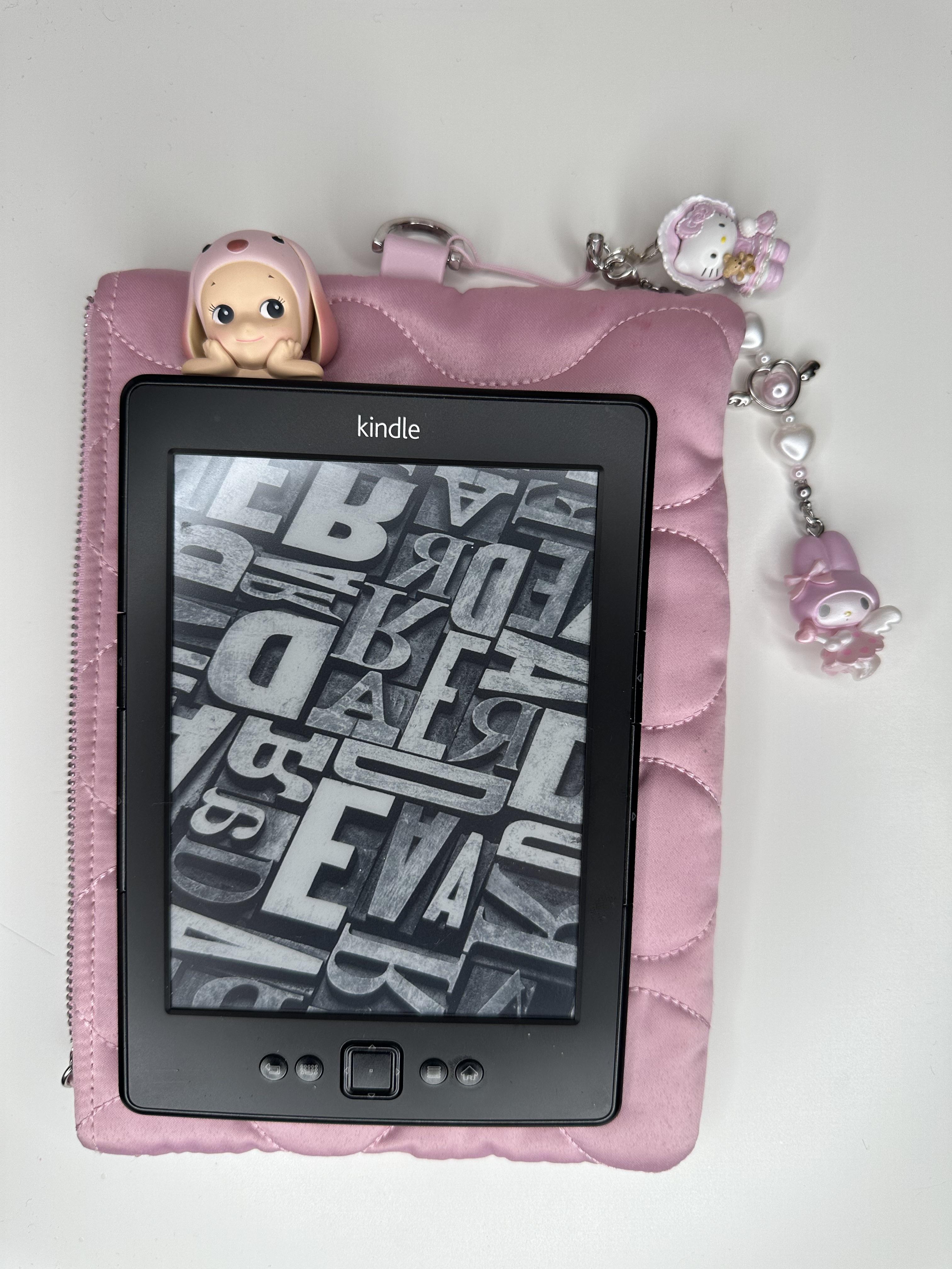 my kindle ₊˚ ୨ ♡ ୧ ˚₊ i posted this on kindle reddit last week so i