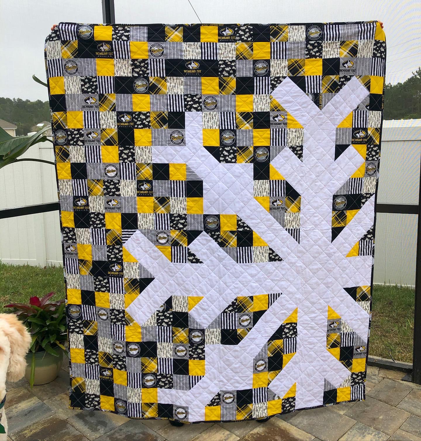Snowflake Quilt by ModernHandcraft made with Michigan Tech fabric r