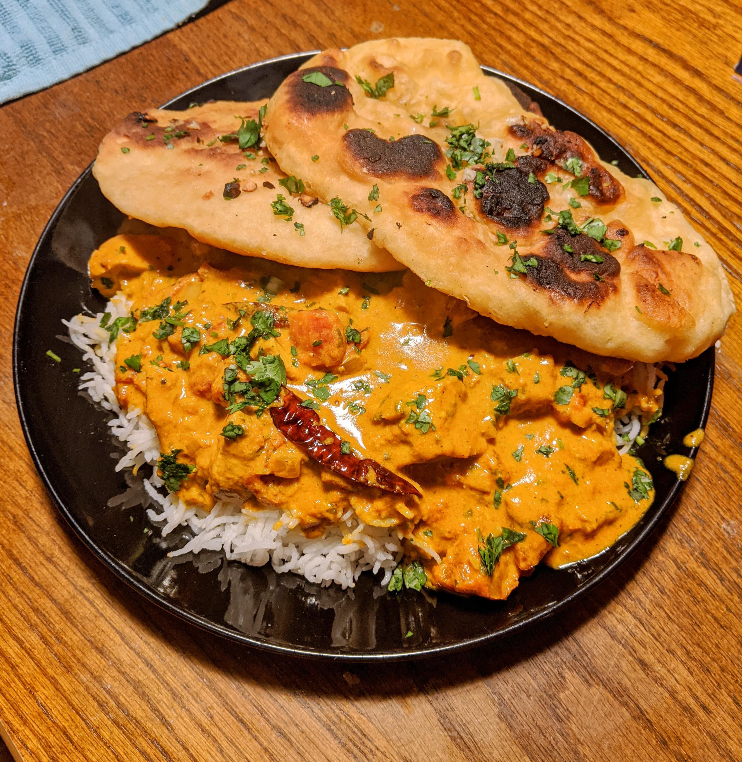 [Homemade] Chicken Tikka Masala and Garlic Naan r/food