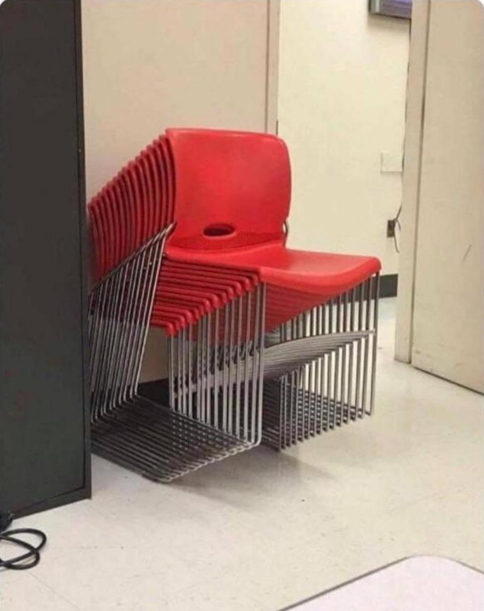 The way these chairs are stacked r/oddlysatisfying