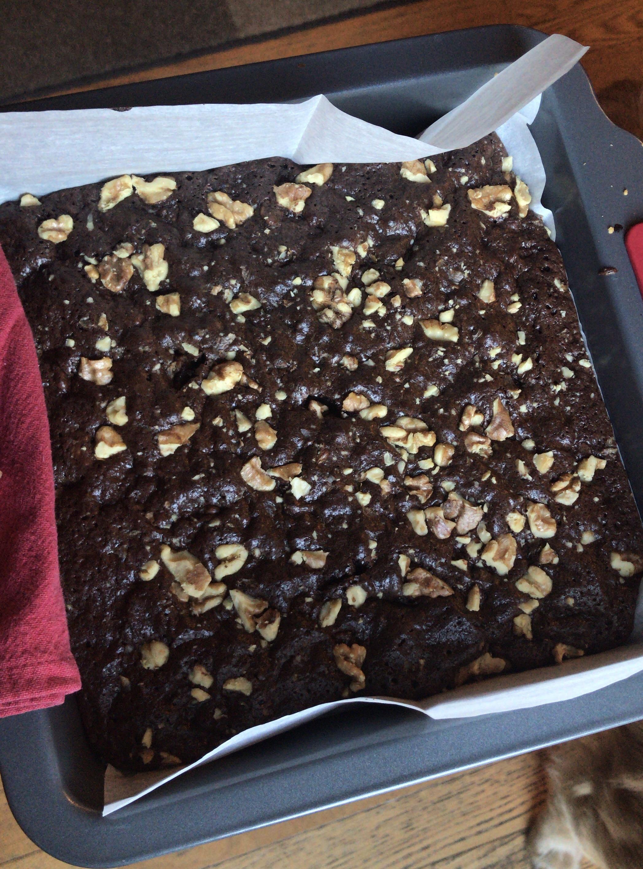 Gluten free Betty Crocker brownies with an addition of walnuts! r