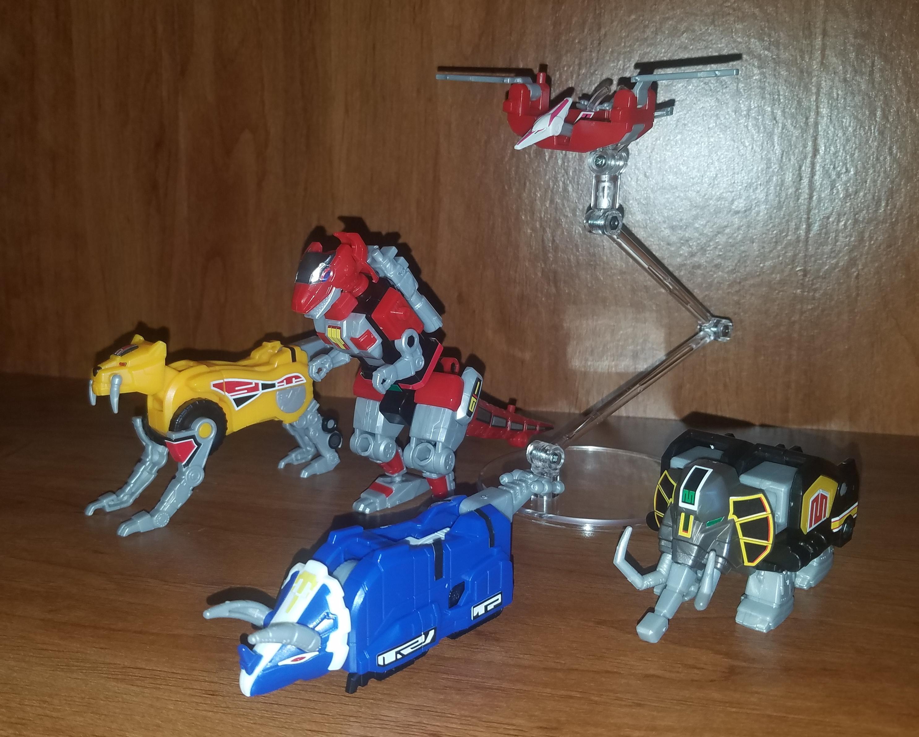 I just finished my third ever model kit. Mini-Pla Mighty Morphin Power