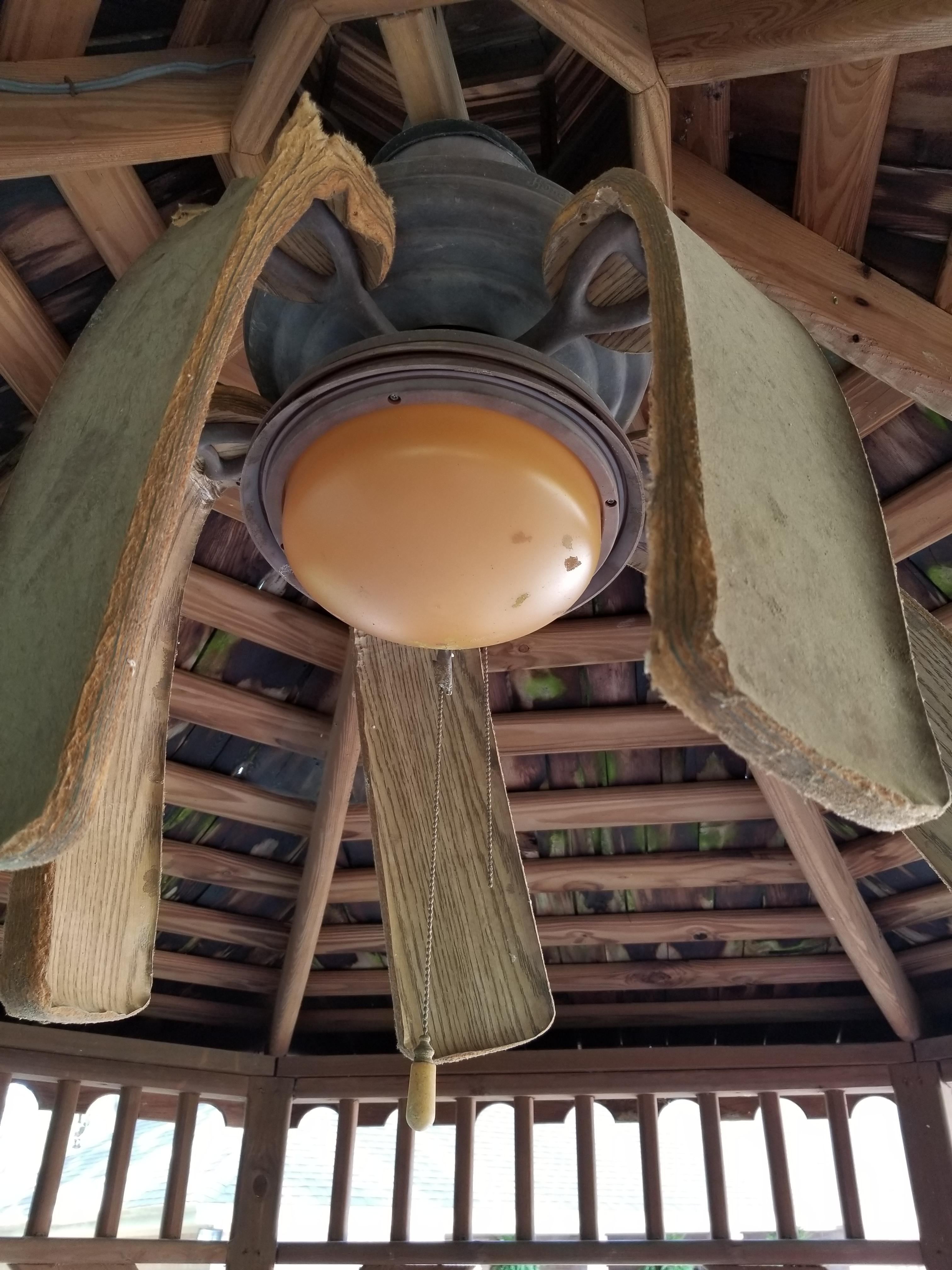 This water damaged ceiling fan looks like it melted. r/mildlyinteresting
