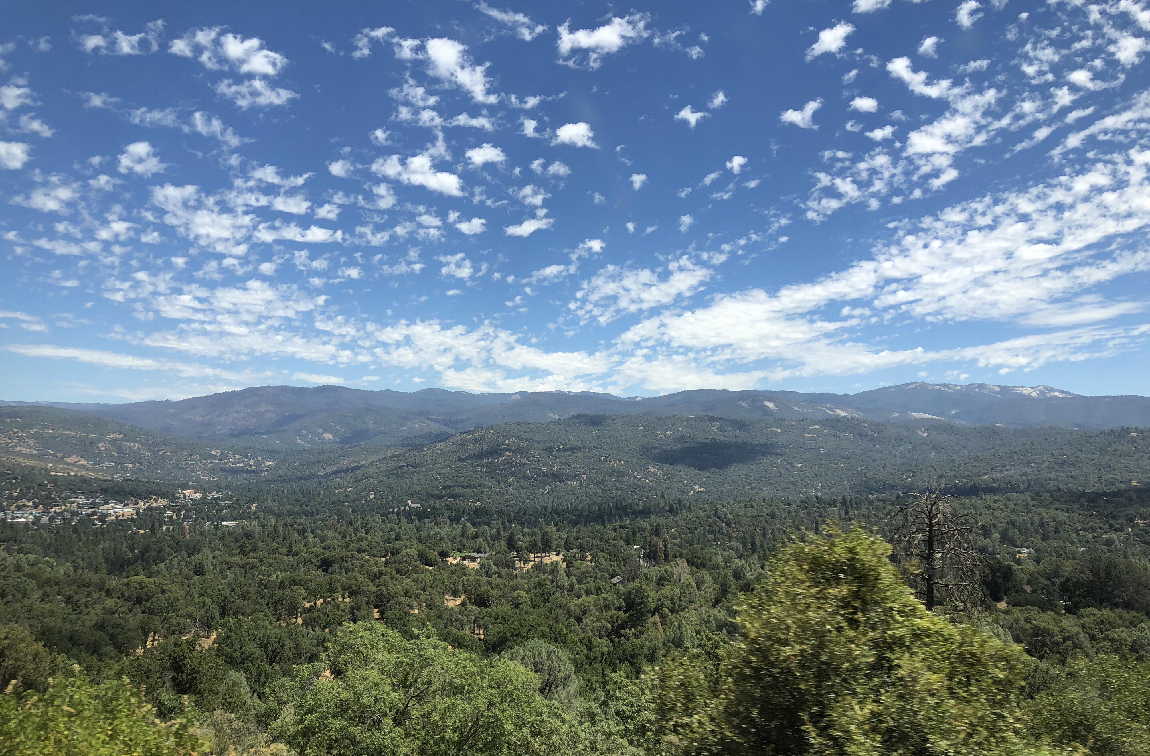 Oakhurst, California [OC] [4032x2652] r/EarthPorn