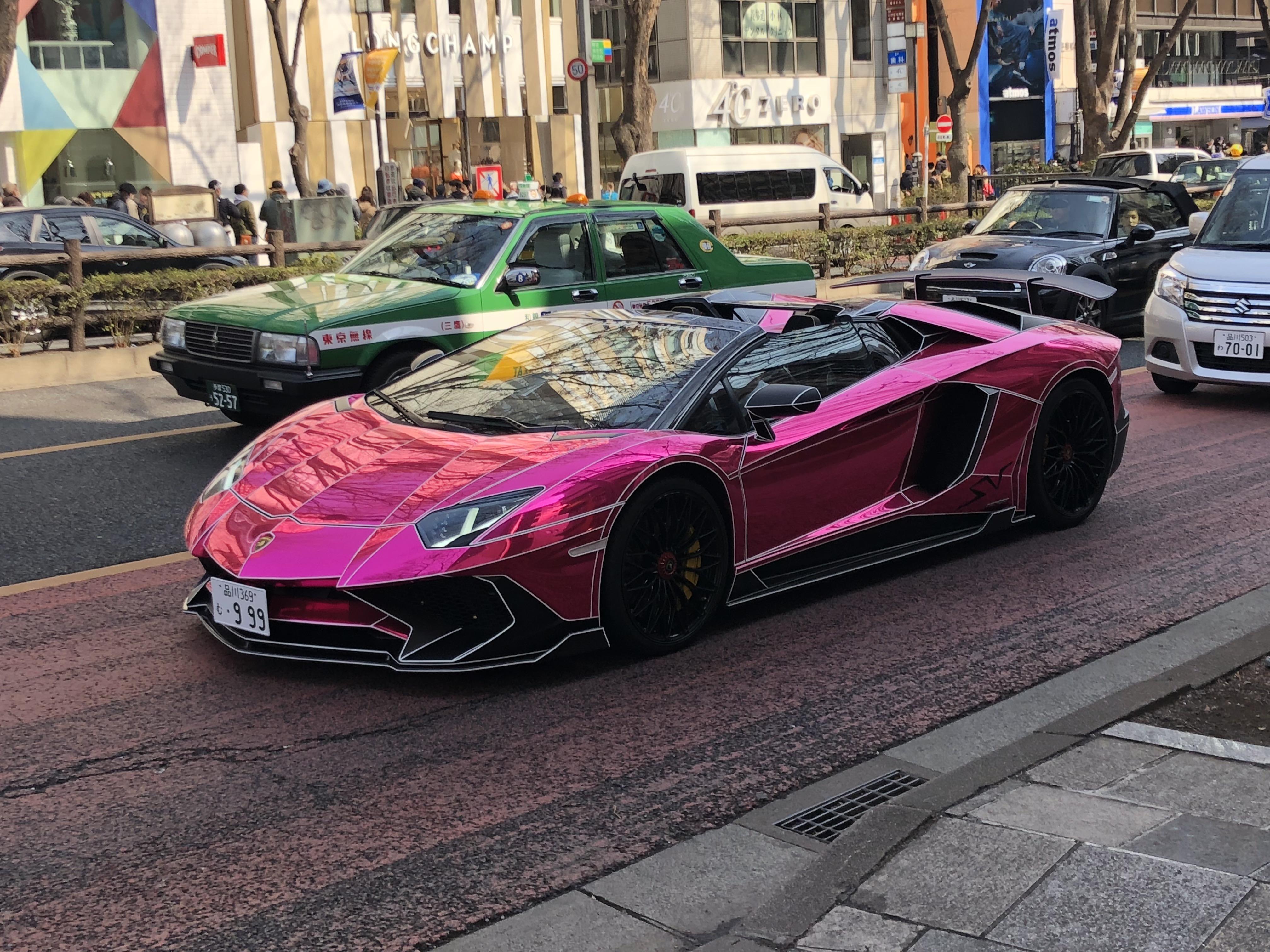 Pink Aventador