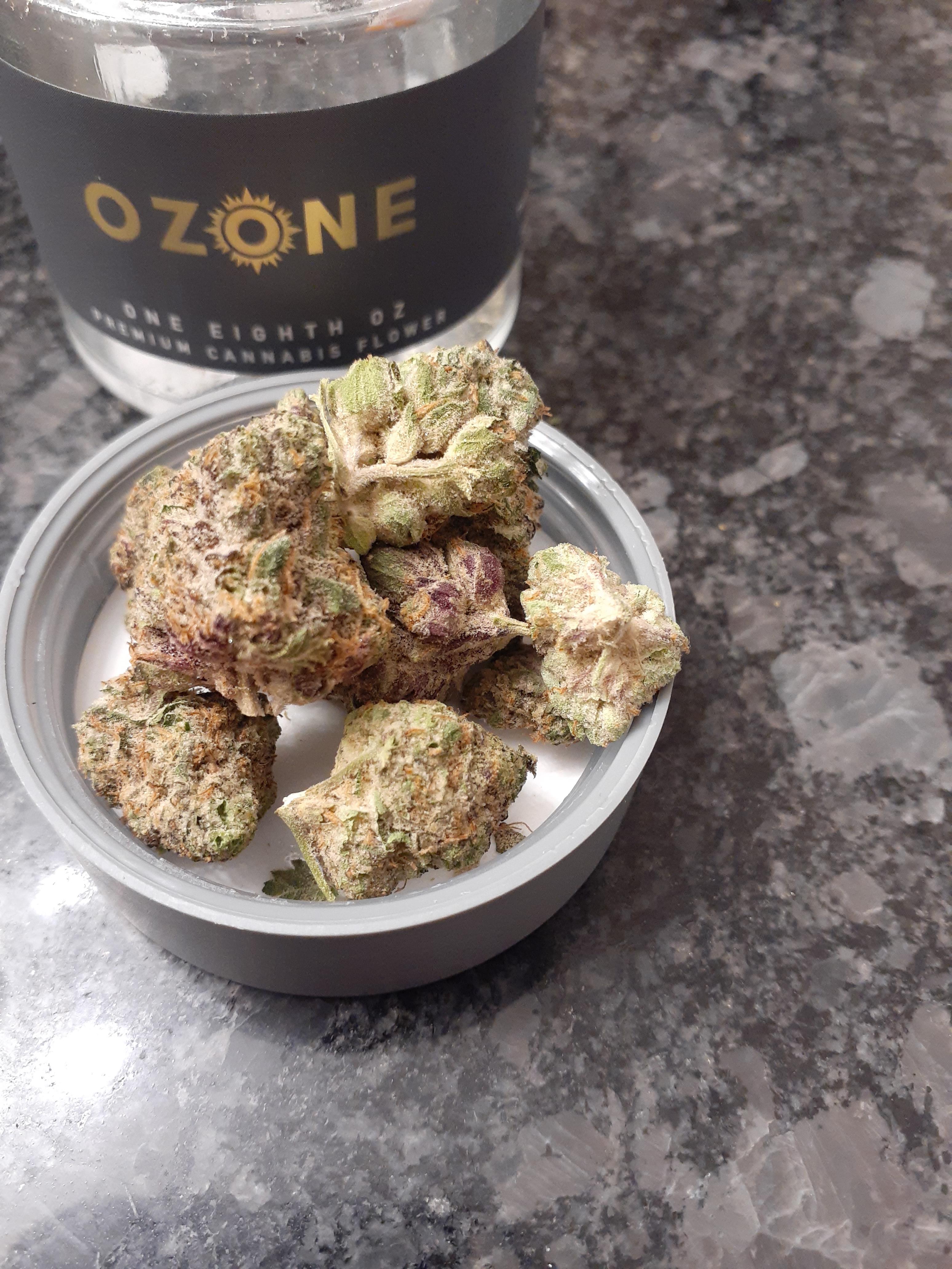 Some ozone cake mints.. fire or not.. r/ILTrees