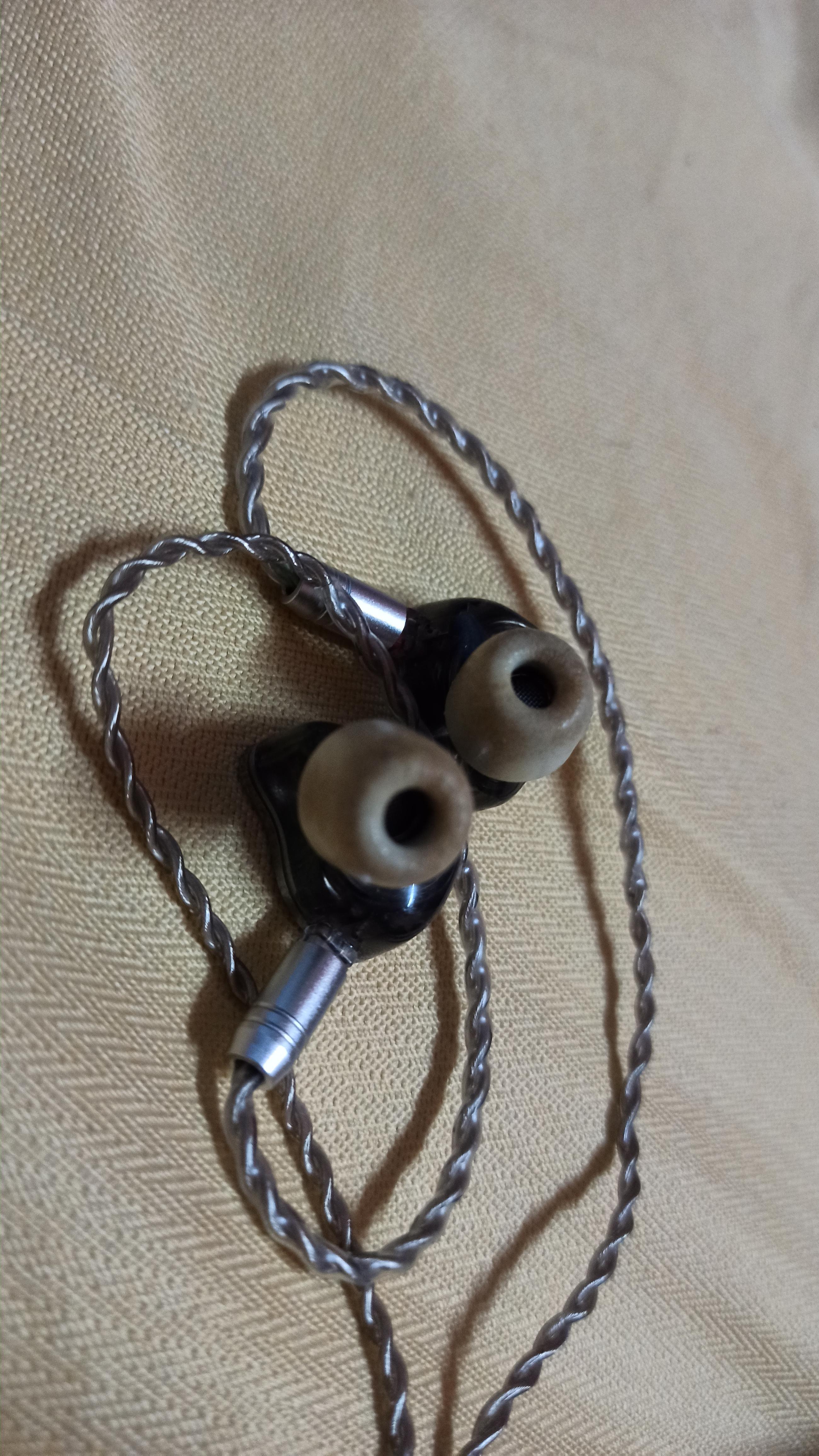 How to clean... headphones