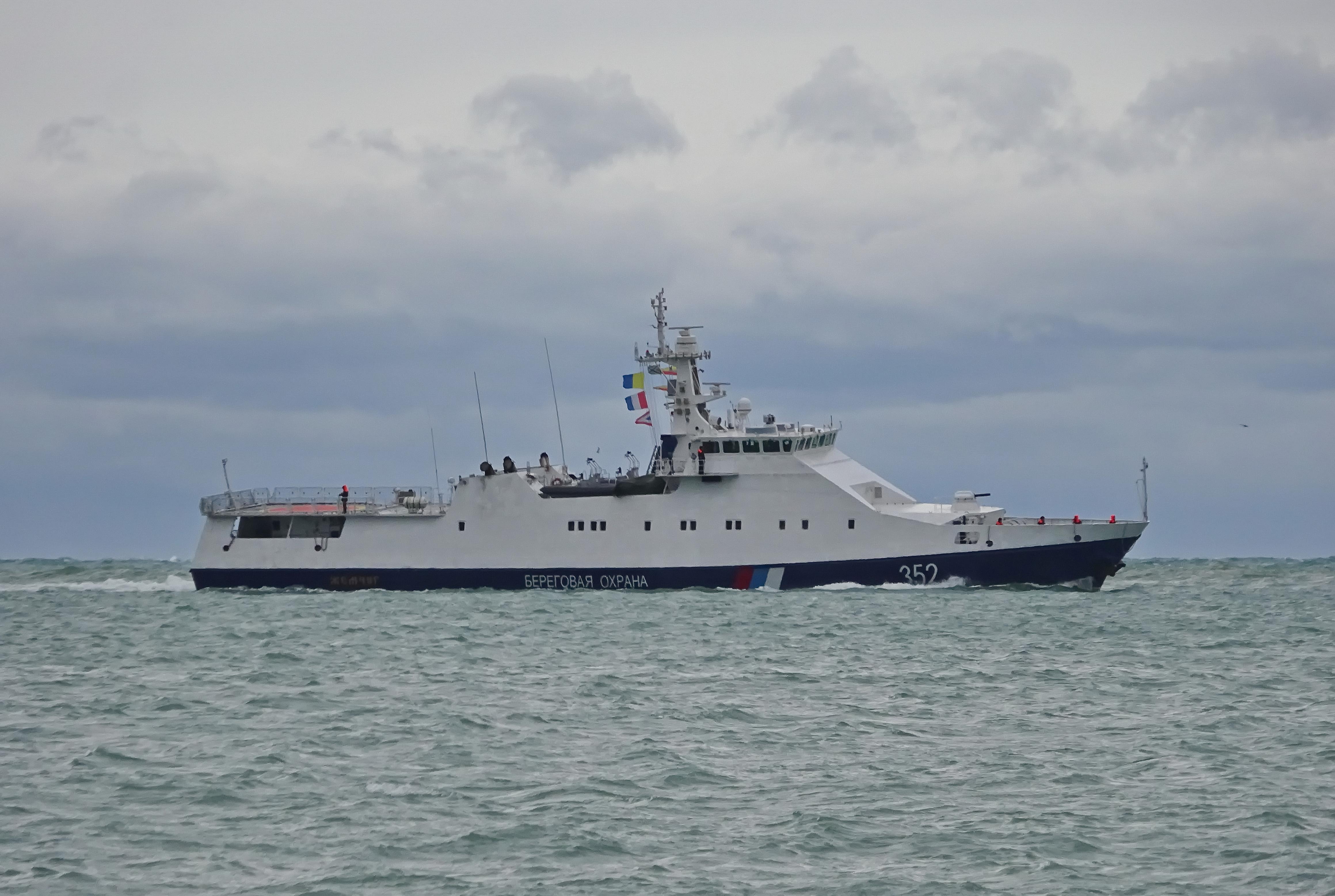 Russian Coast Guard ship Zhemchug (Rubinclass) in Black Sea January