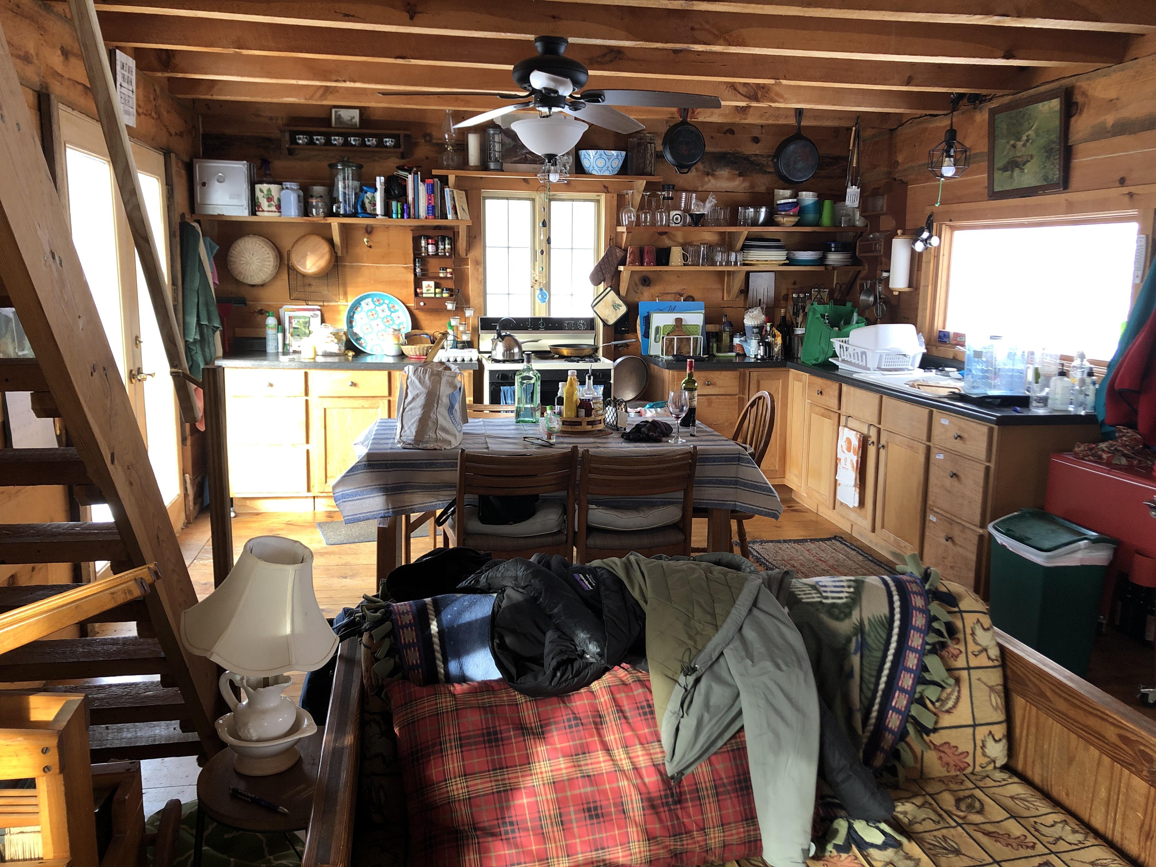 Winter cabin in the driftless area of western Wisconsin r/CozyPlaces