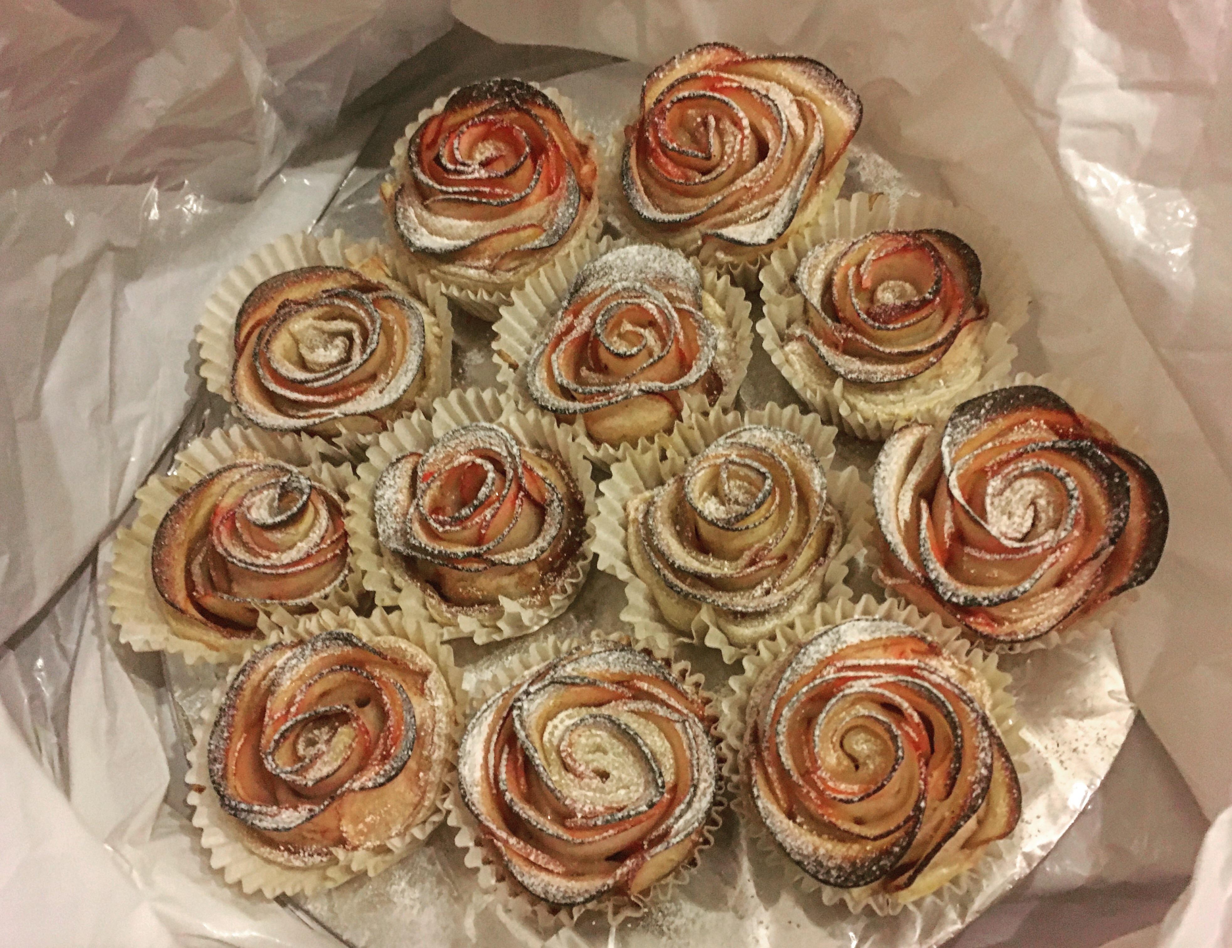 [Homemade] apple roses r/food