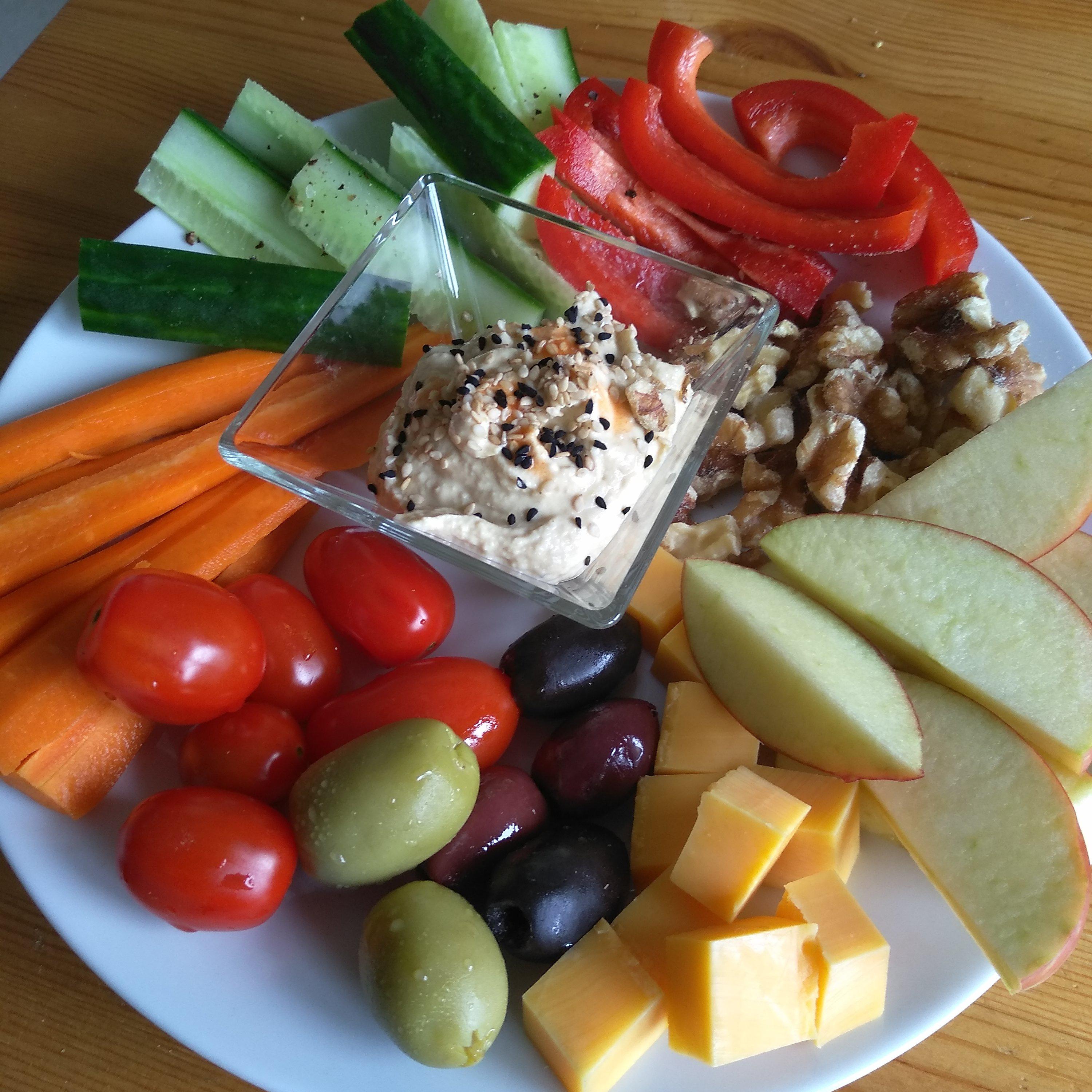 Colorful snack plate for lunch r/HealthyFood