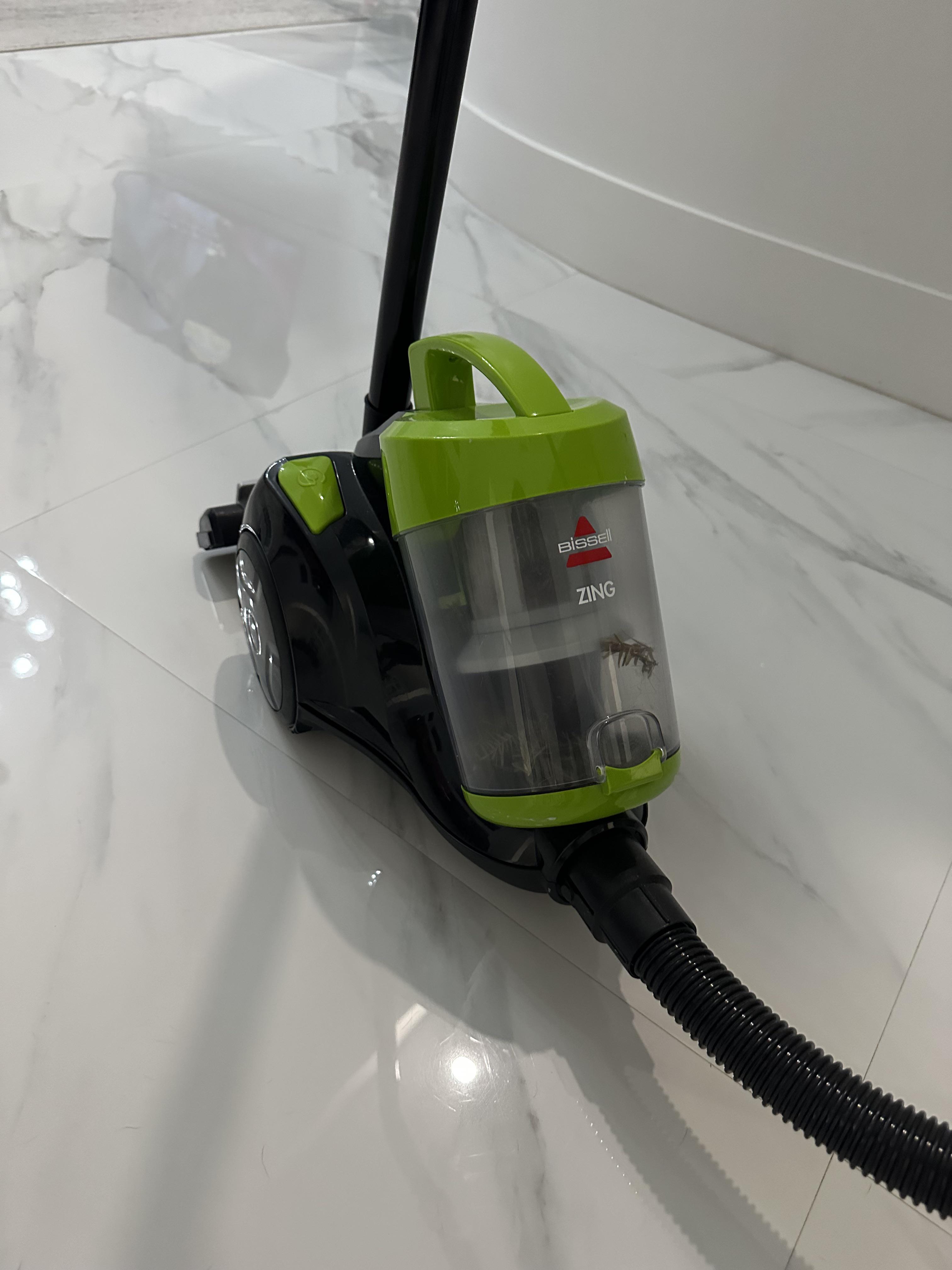 How to remove the bad smell coming from the vacuum after mistakenly