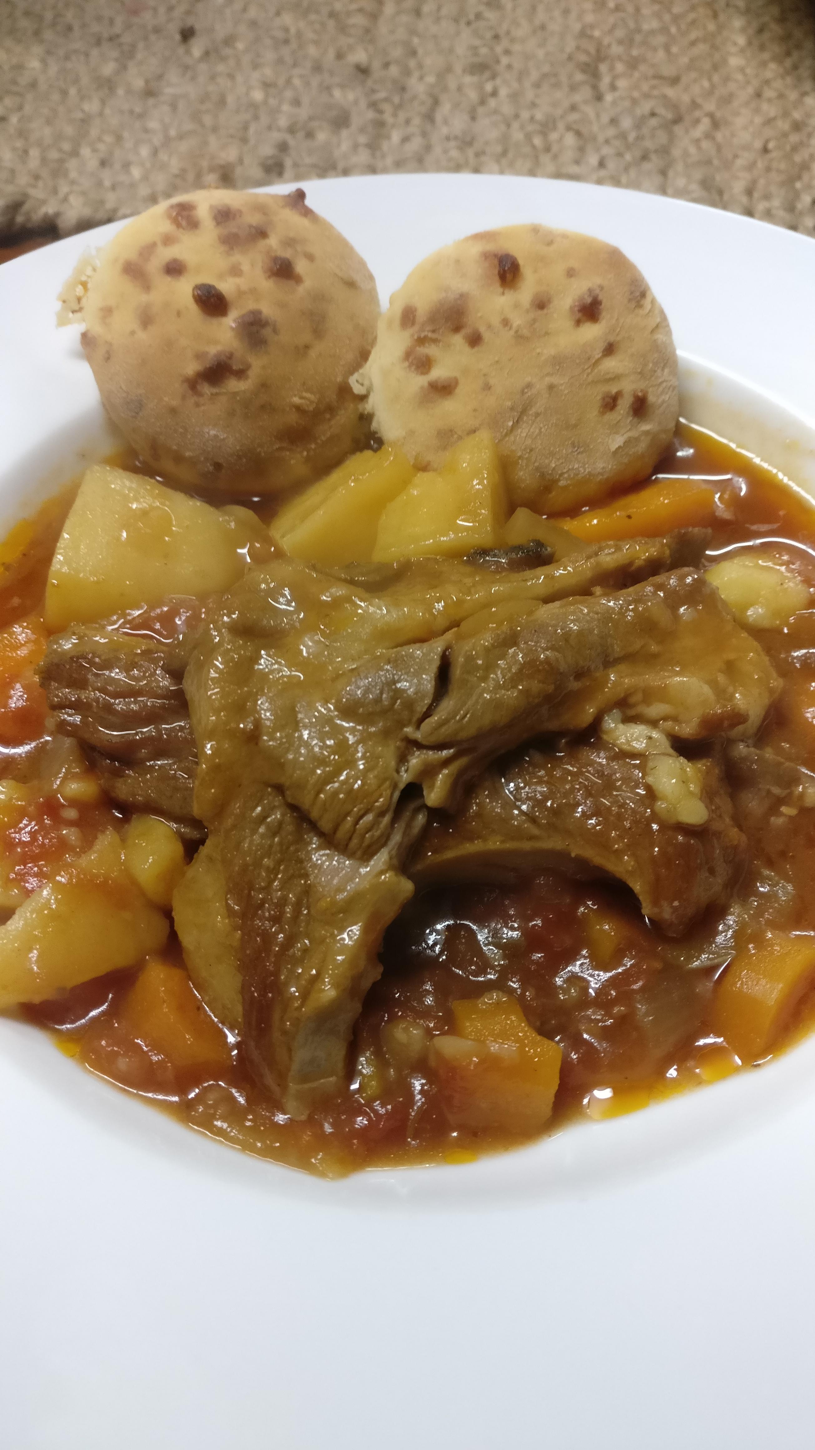 8 hour slow cooked lamb stew with cheesy scones! r/slowcooking