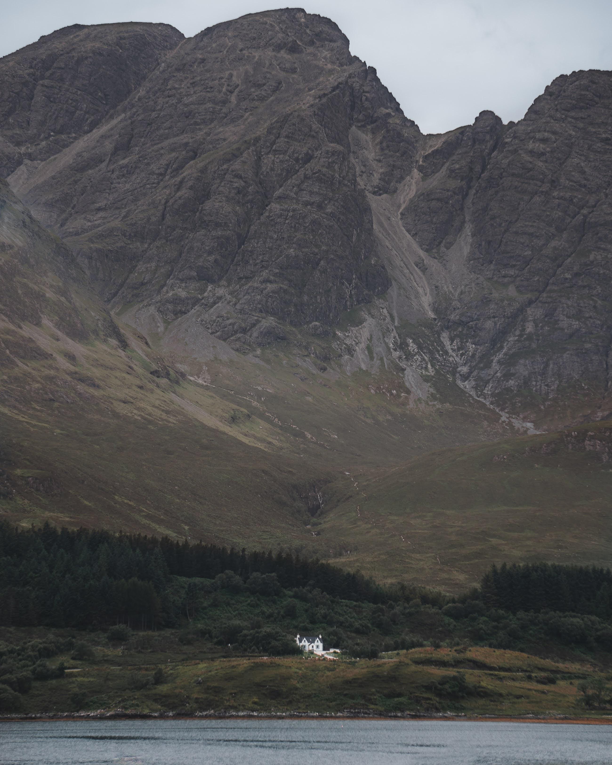 House goals 😍 Torrin, Isle of Skye Instagram snapshotdev r/Scotland