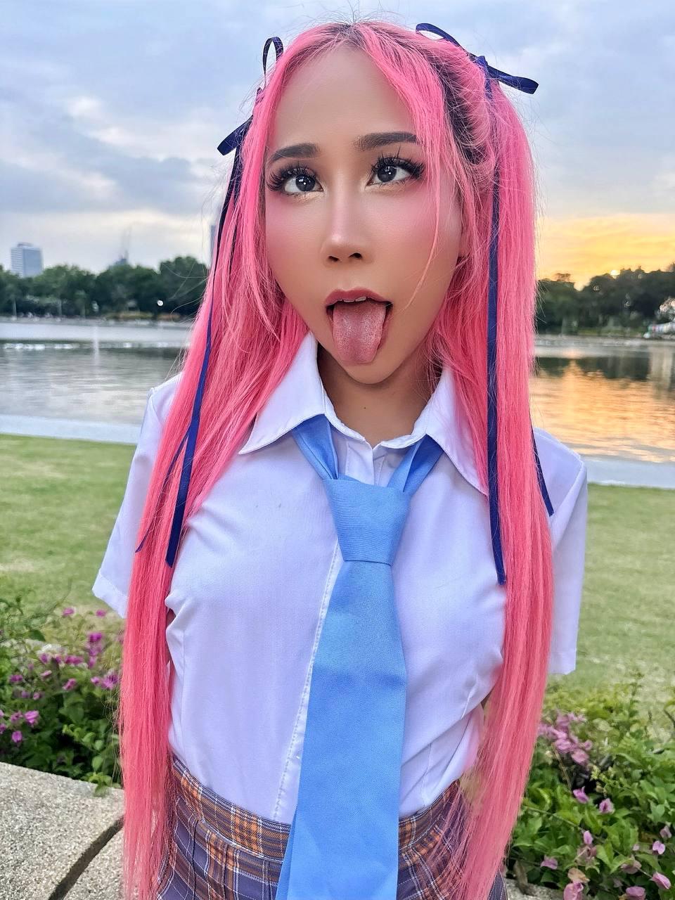 Real ahegao in the park : RealAhegao