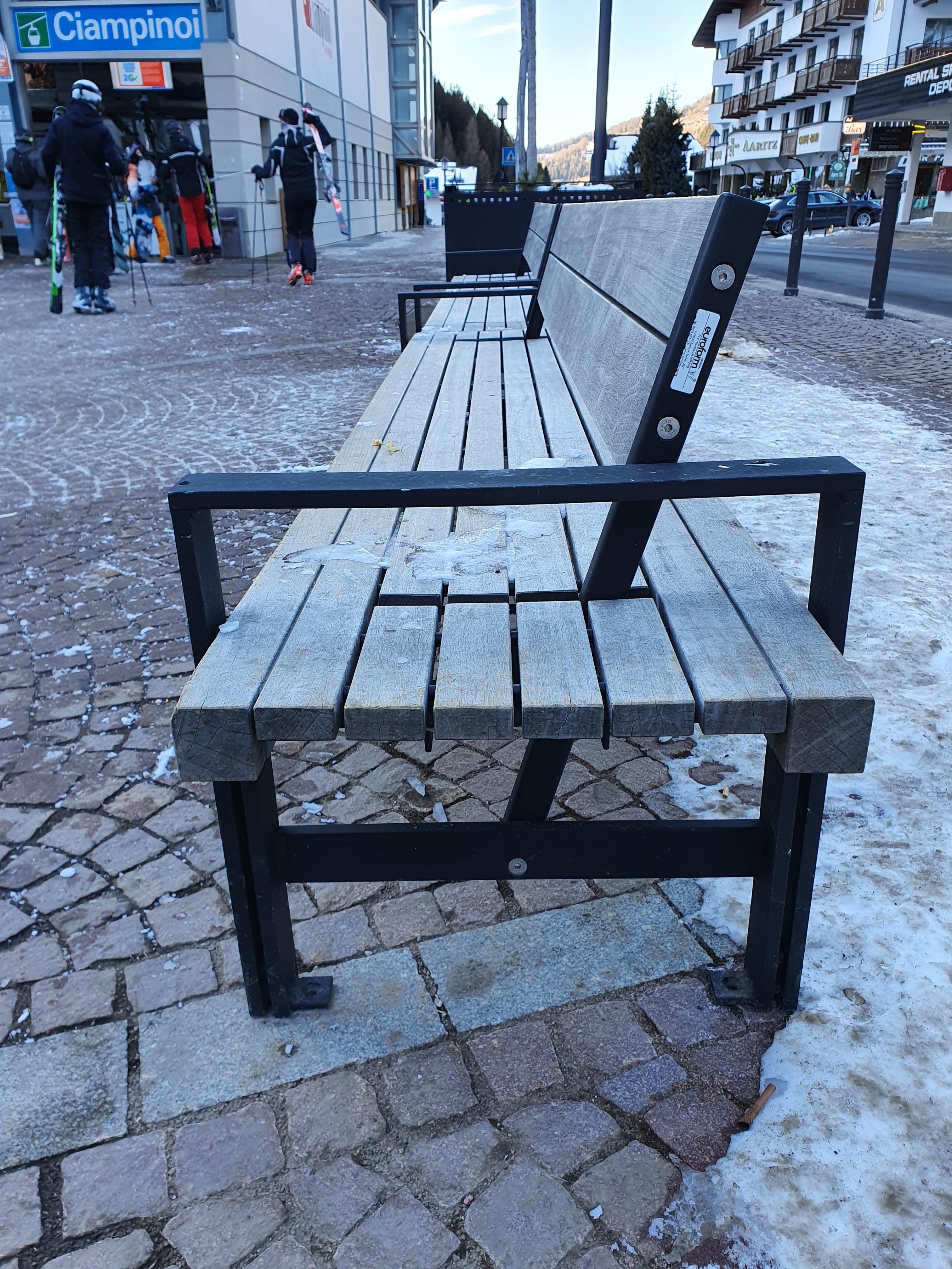 Reversible bench r/mildlyinteresting