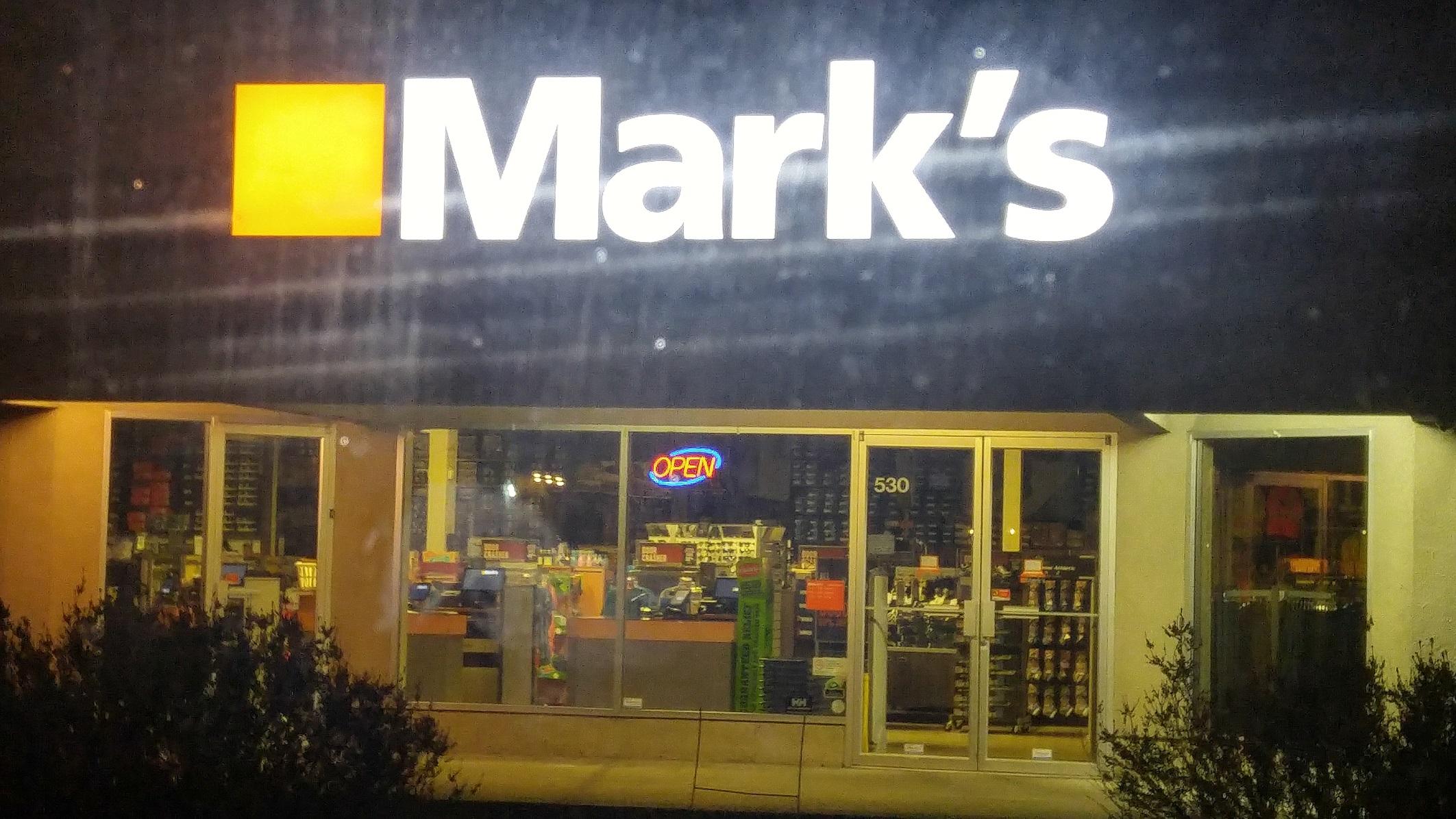 Mark's Work Warehouse Victoria BC r/opensignclosedstore