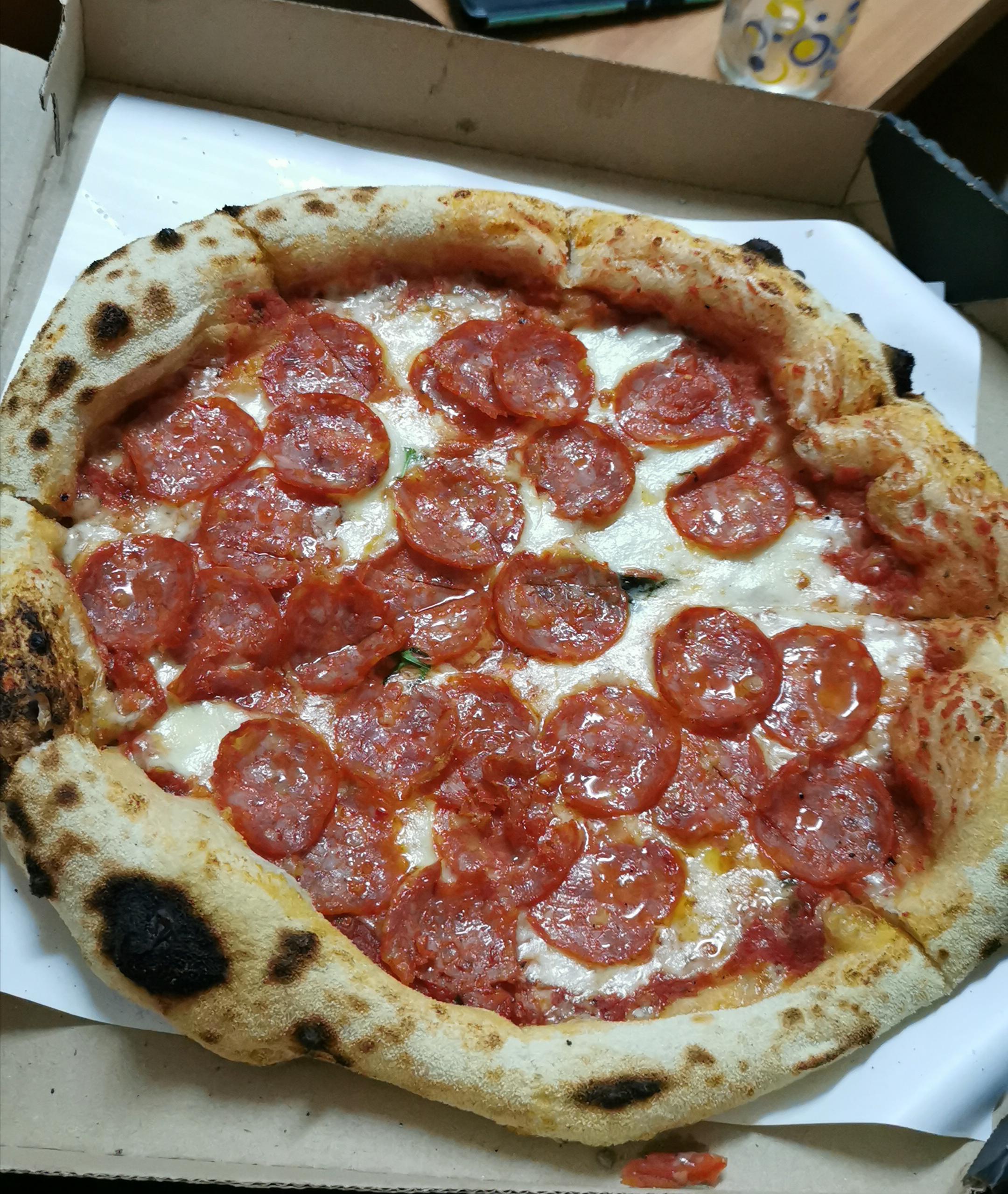 One of the best pepperoni pizzas I ever had r/Pizza
