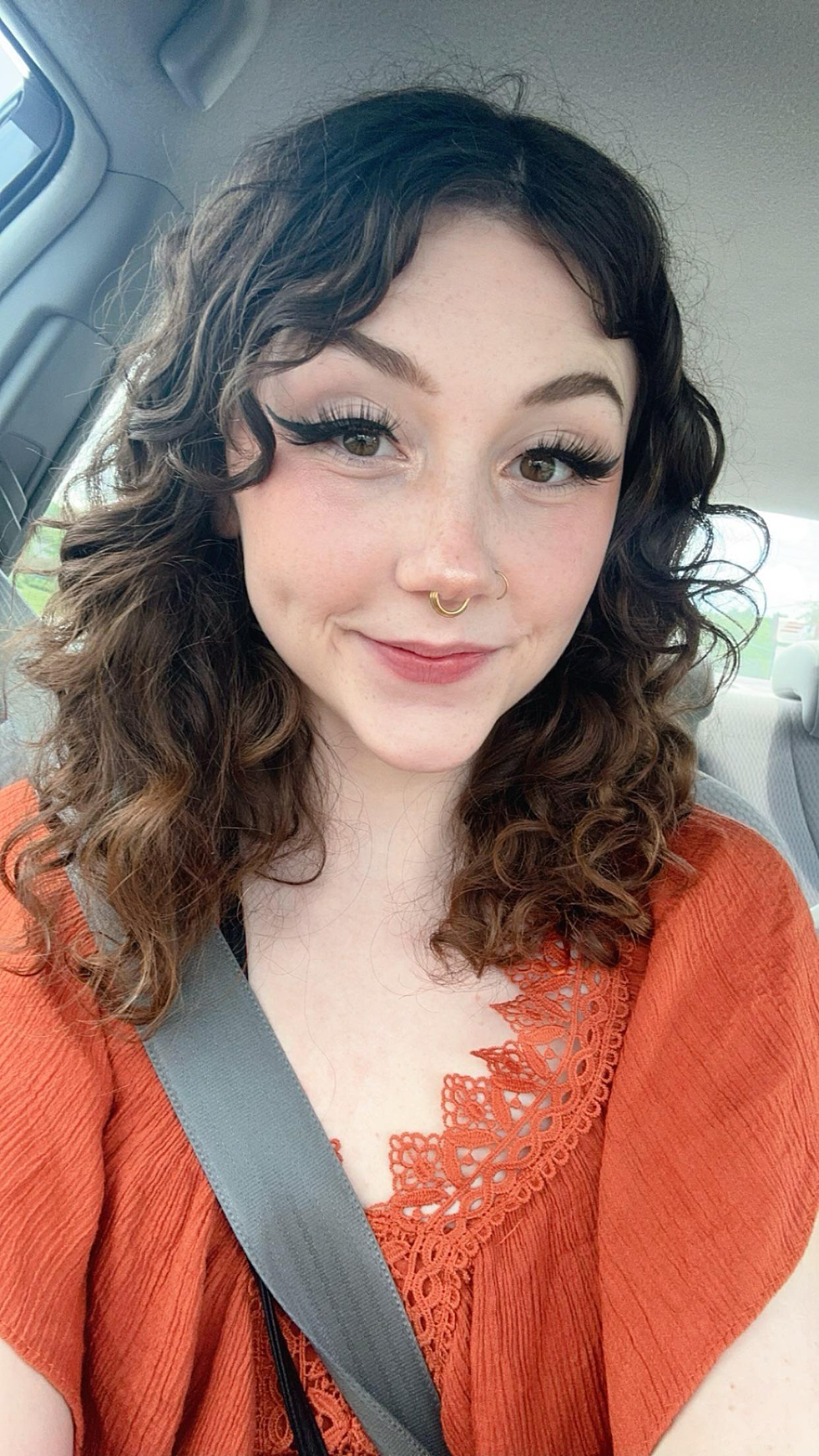 am i hot? F21 : AmIHotSFW