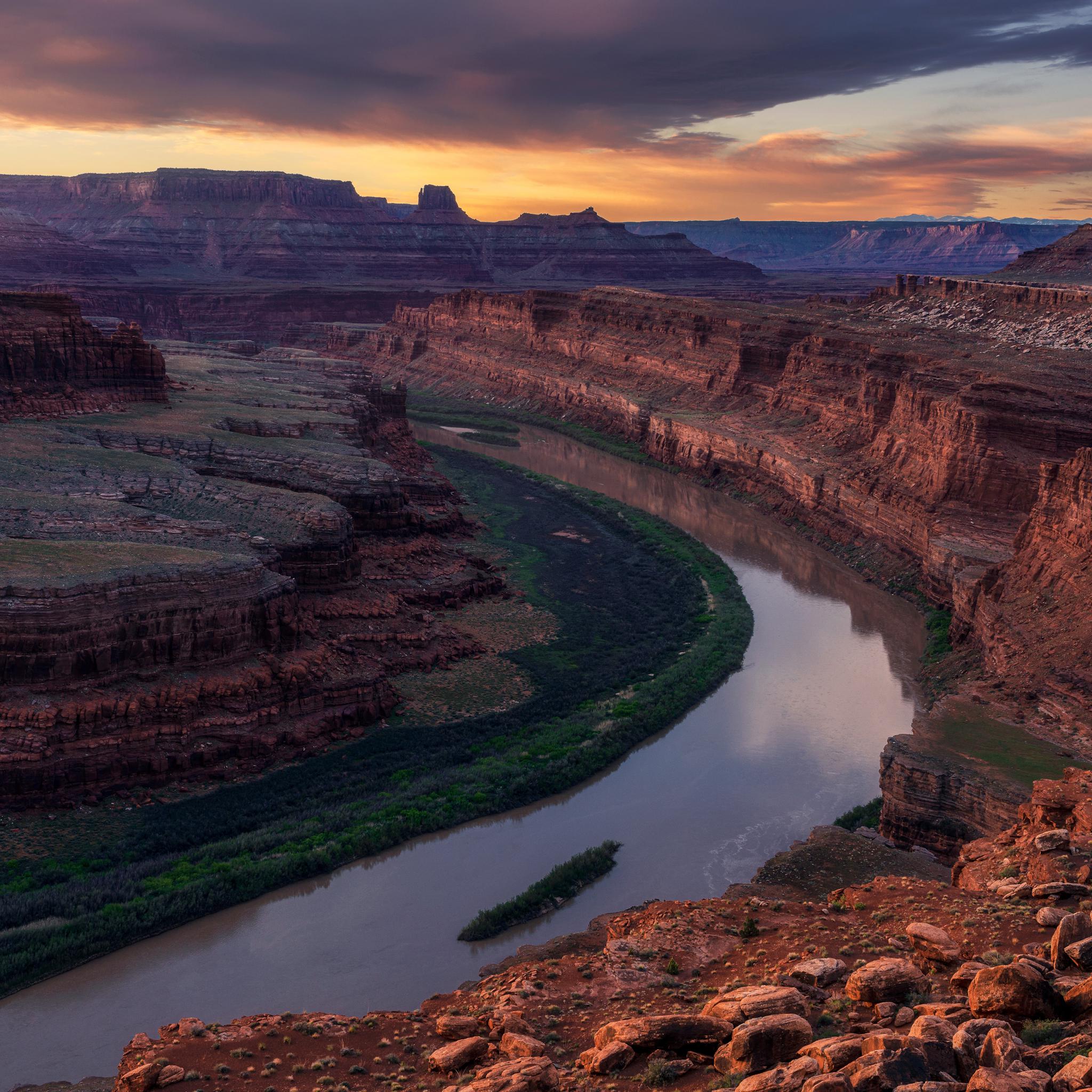 Sunrise over the Colorado River in Canyonlands National Park, Utah [OC