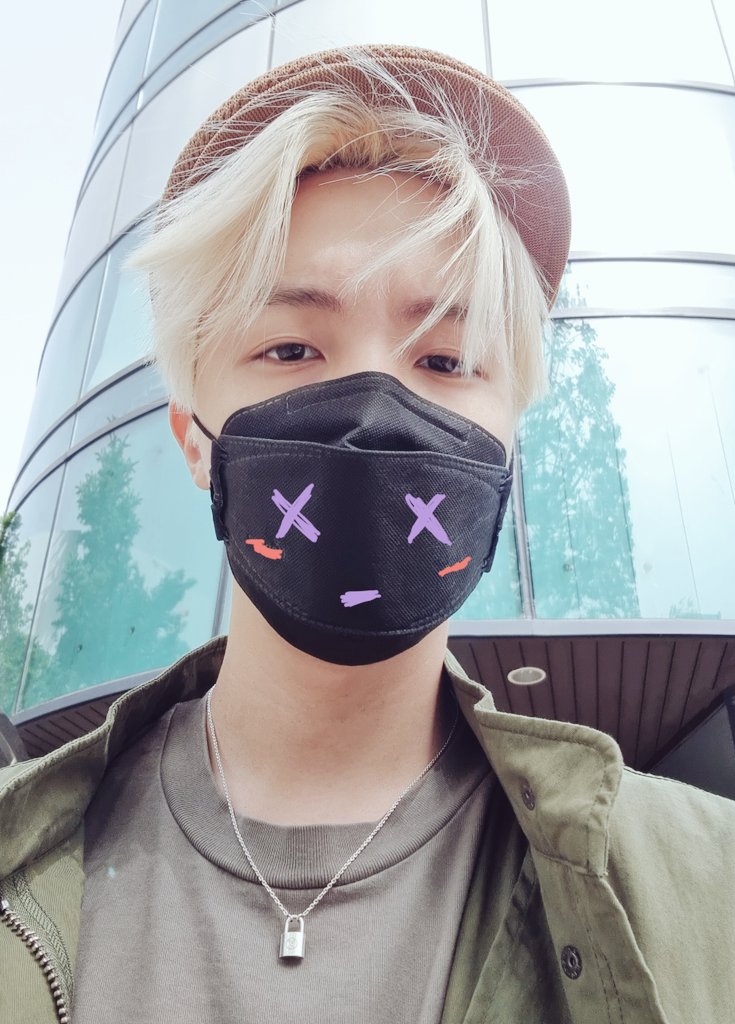 Does anyone recognizes this jhope necklace? r/KpopFashion