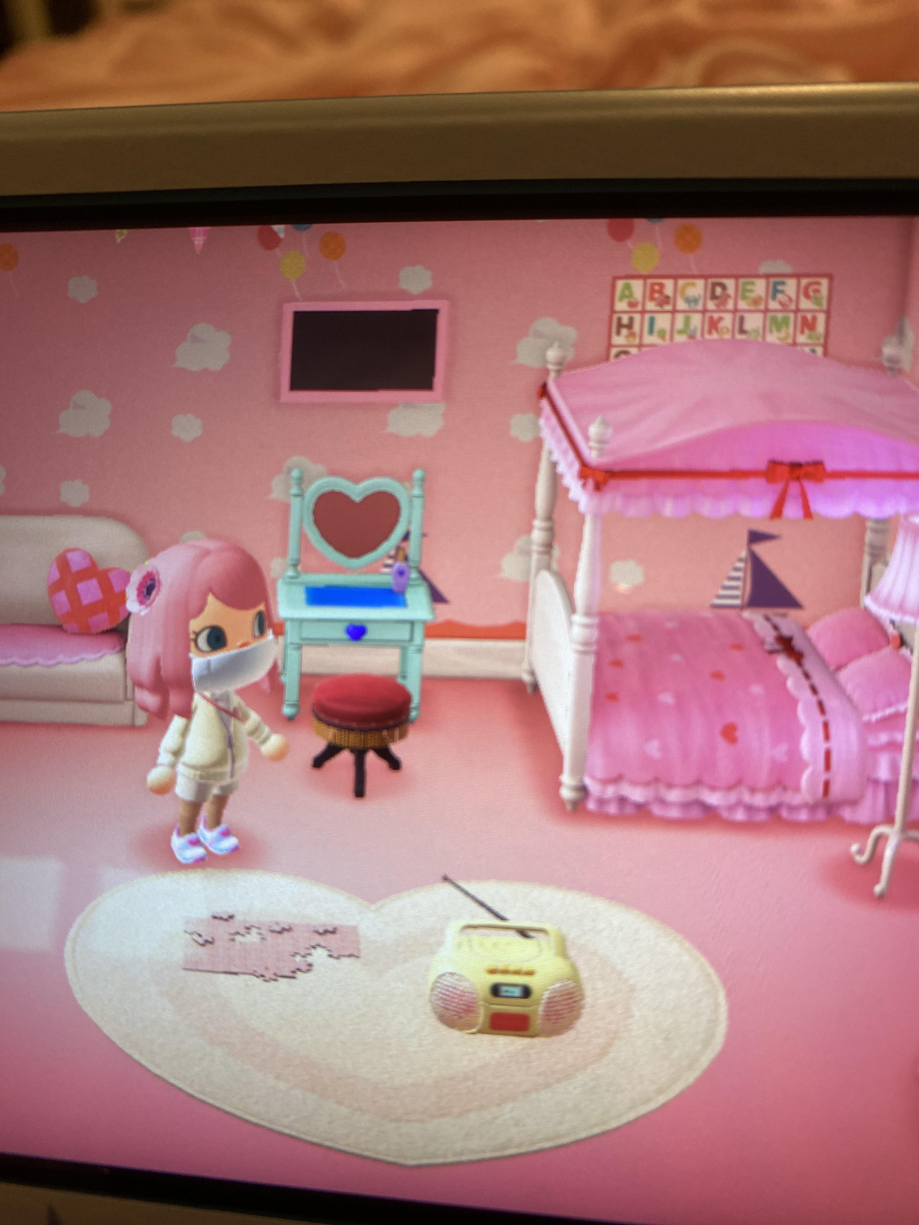 I’d like to trade my cute vanity and radio for the pink versions! r