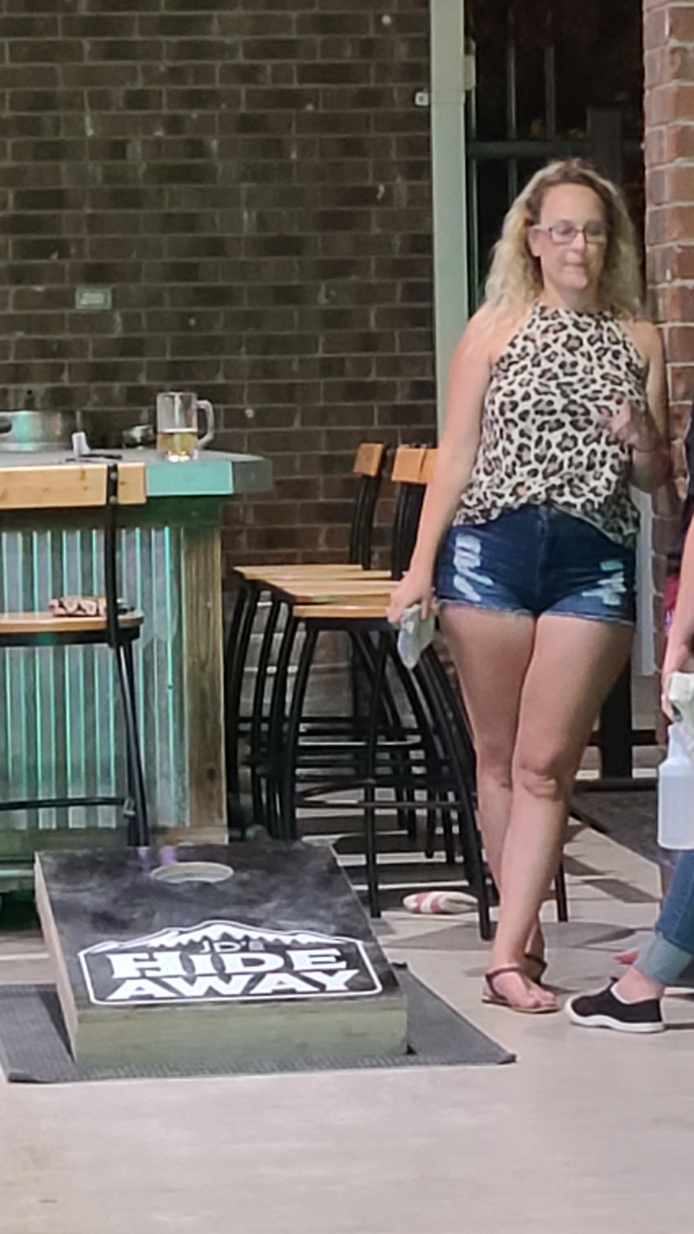 Love watching my wife flirt and pickup people at the bar! 🔥 r/Hotwife2