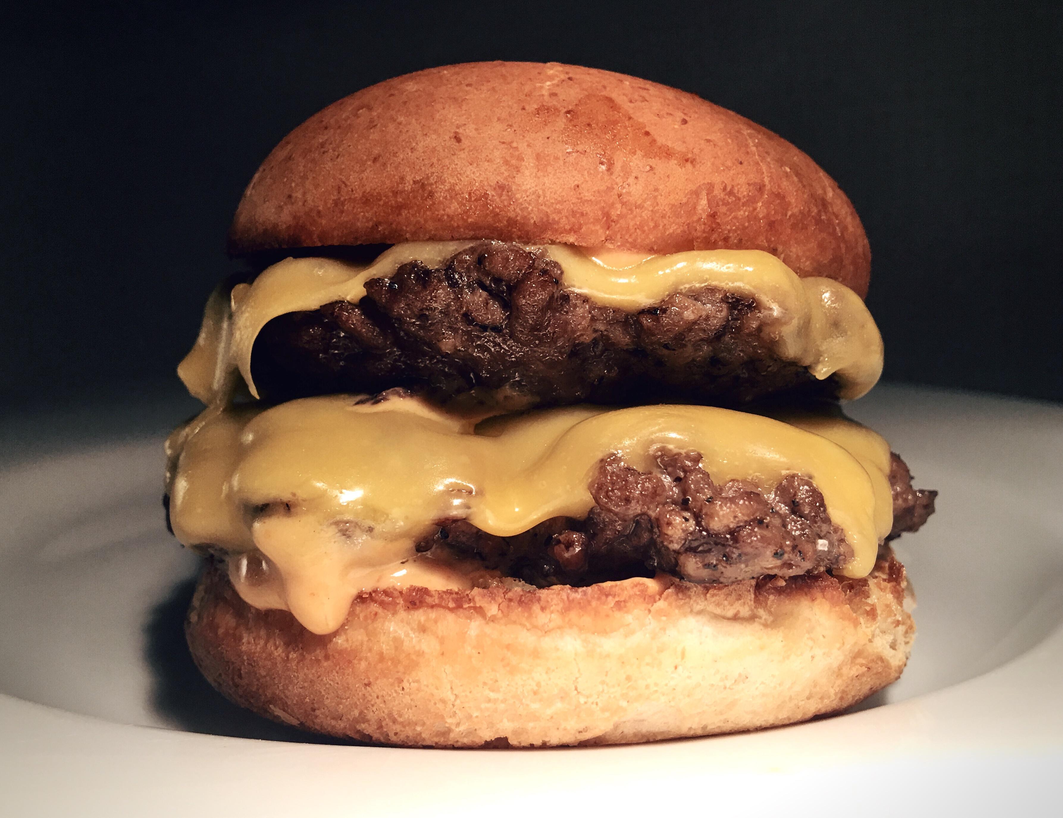 Last Night’s Simple American Cheeseburger r/burgers