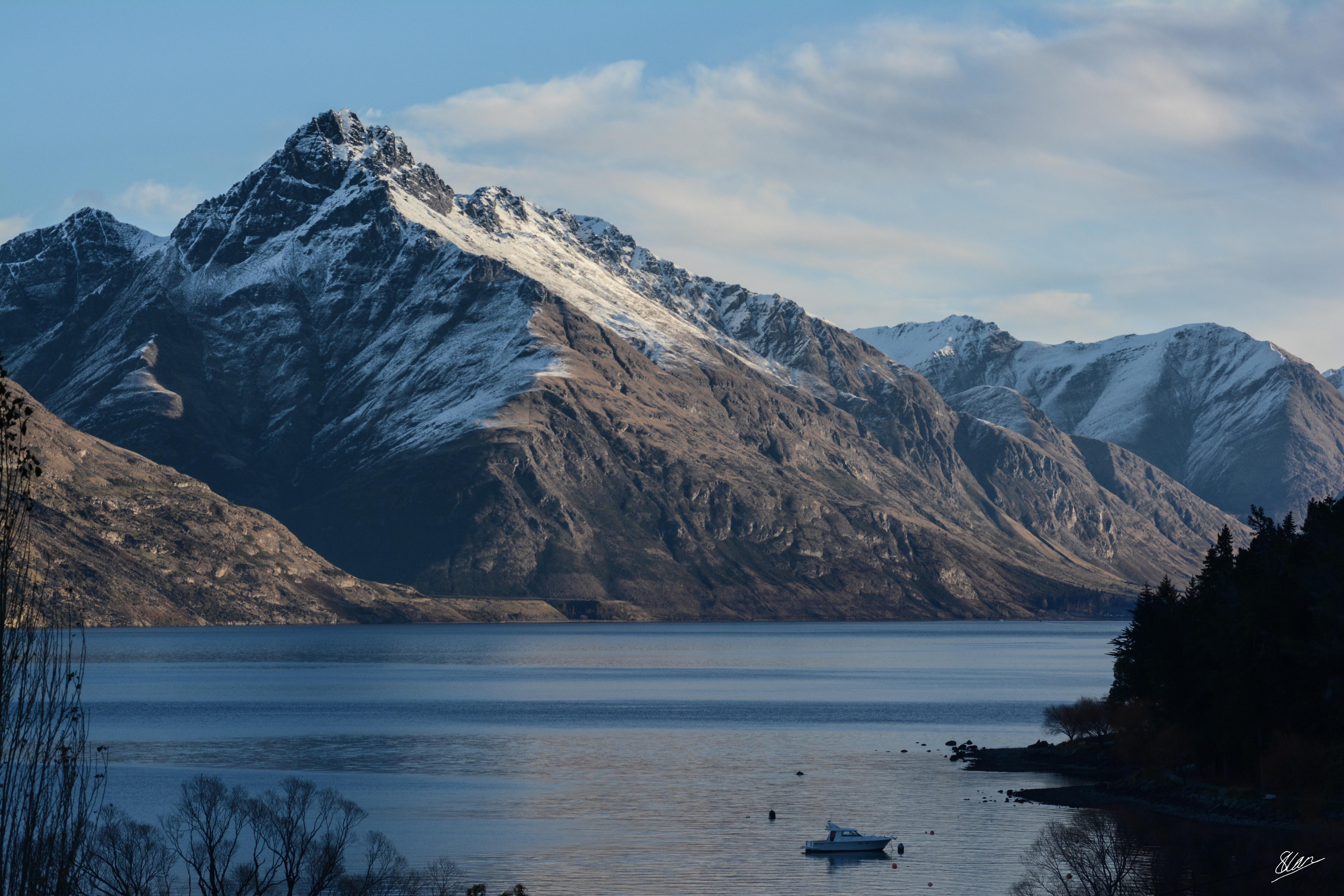 There are some magnificent mountains in Queenstown, New Zealand. [OC