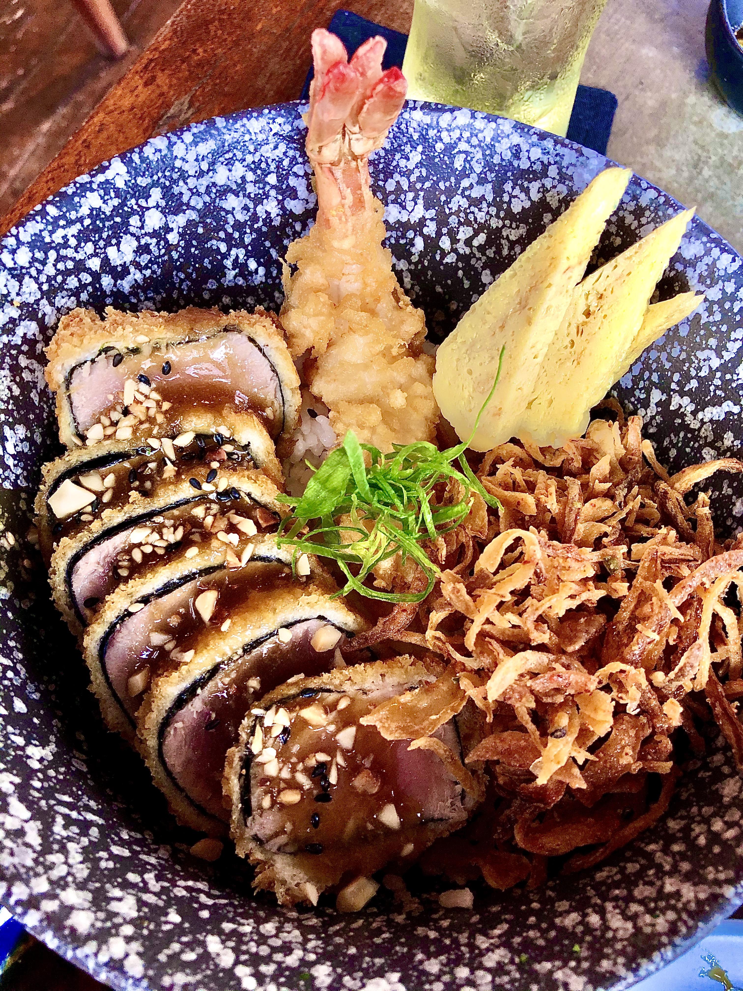 Seared tuna and ebi tempura donburi with tamago r/JapaneseFood