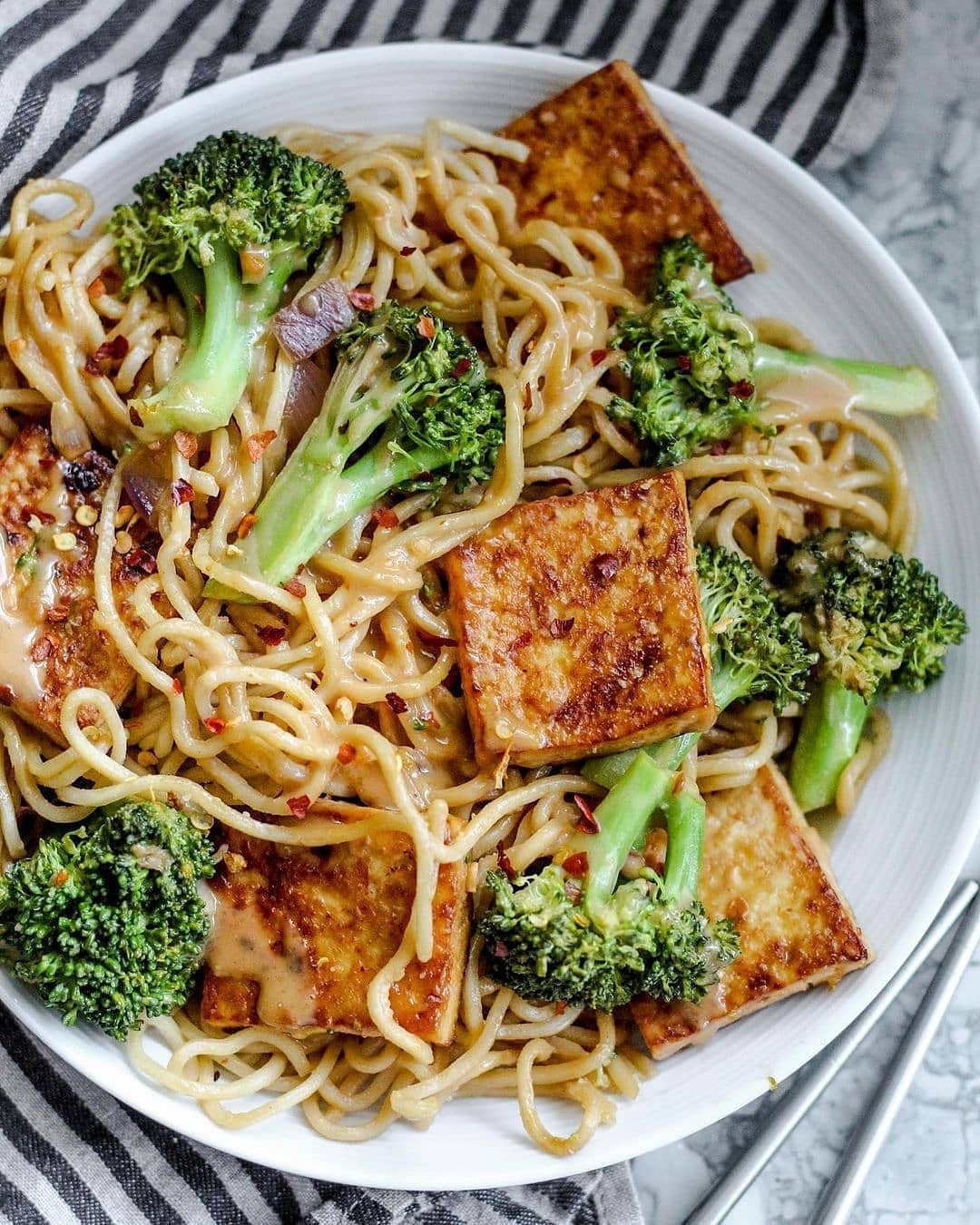 Noodles with Peanut Sauce and Baked Garlic Chili Tofu r/Veganforbeginners