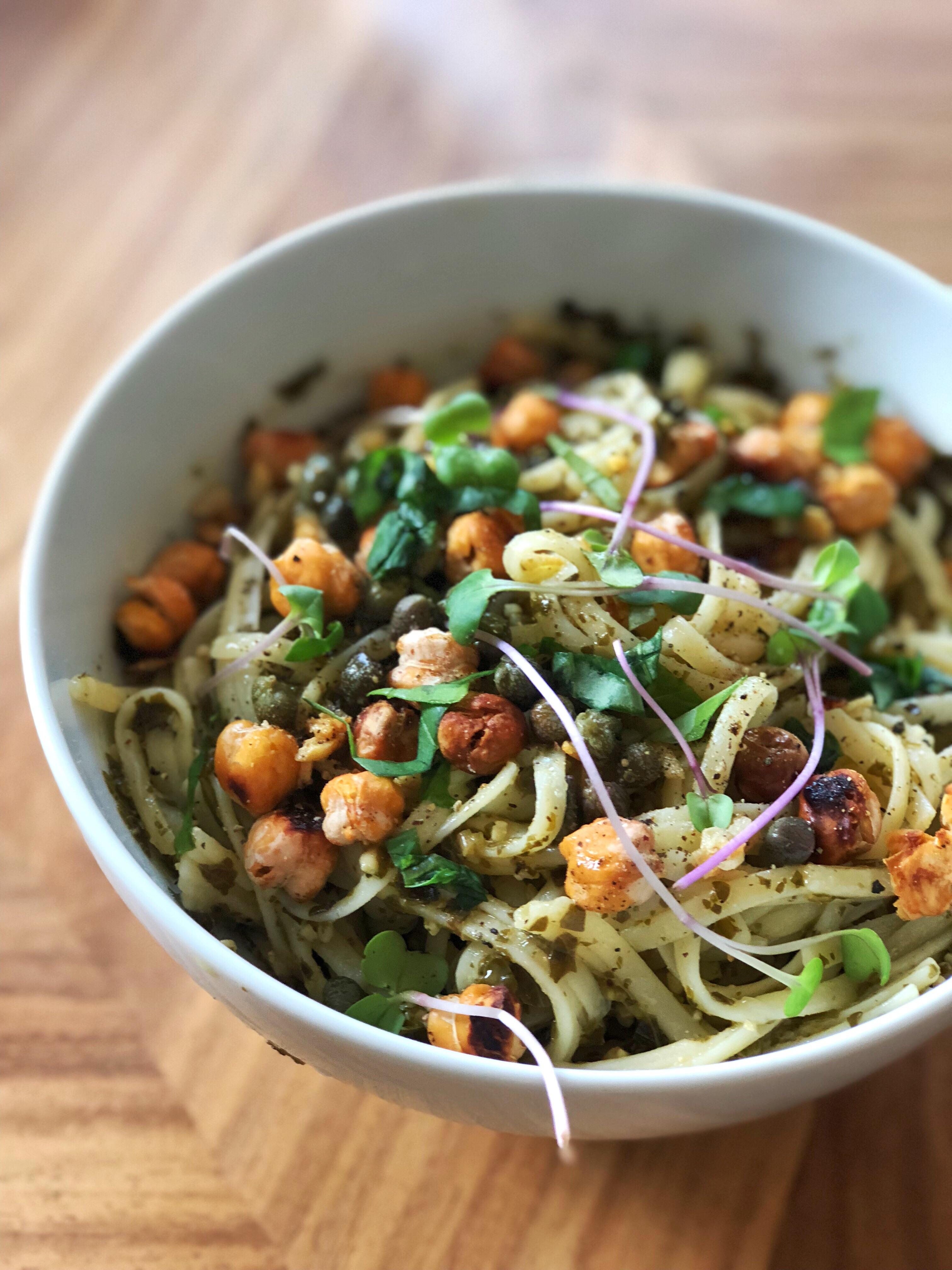 Spaghetti, pesto, roasted chickpeas and micro greens [homemade] r/food