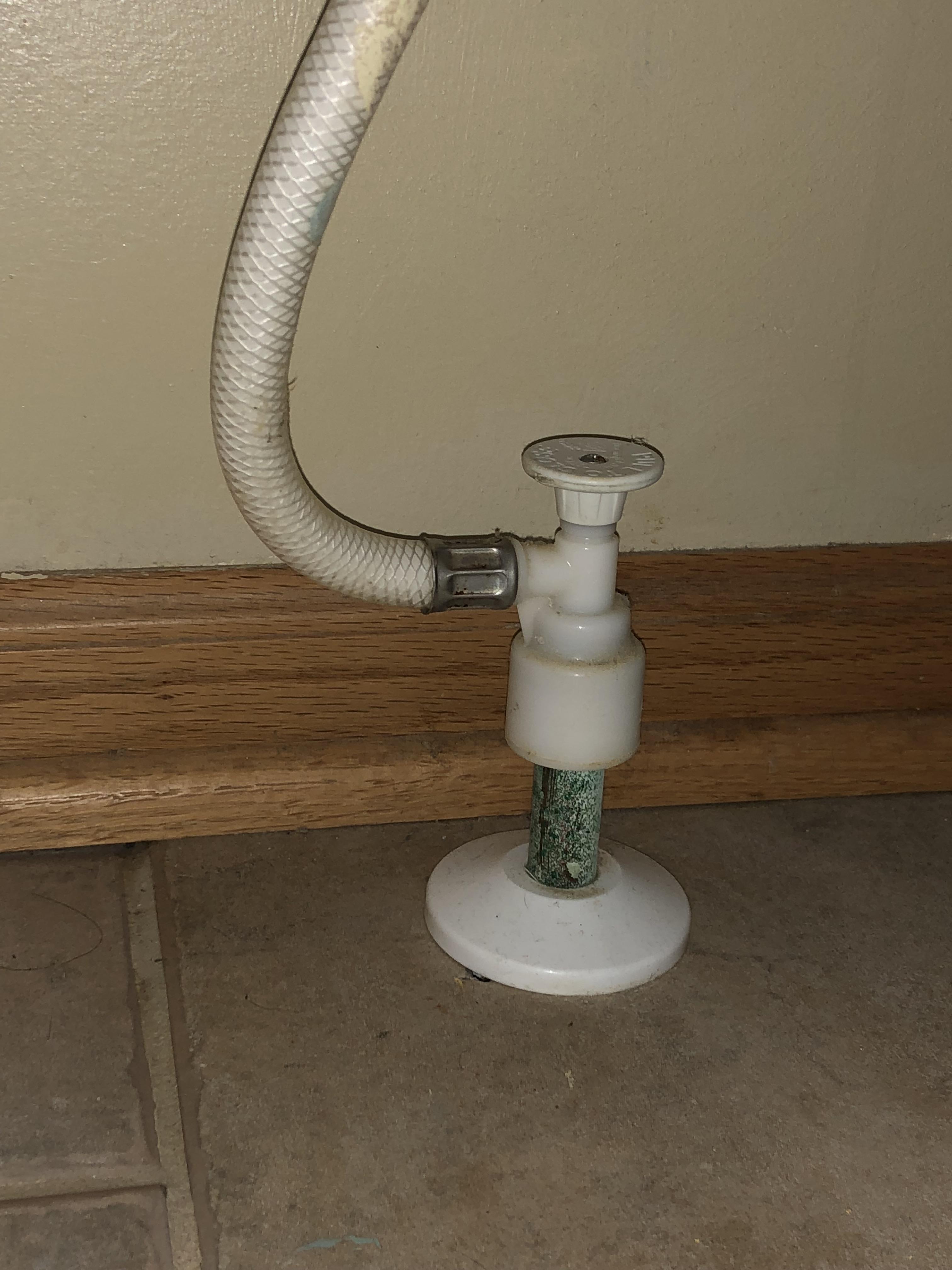 How do I disconnect this hose that connects to the toilet? r/Plumbing