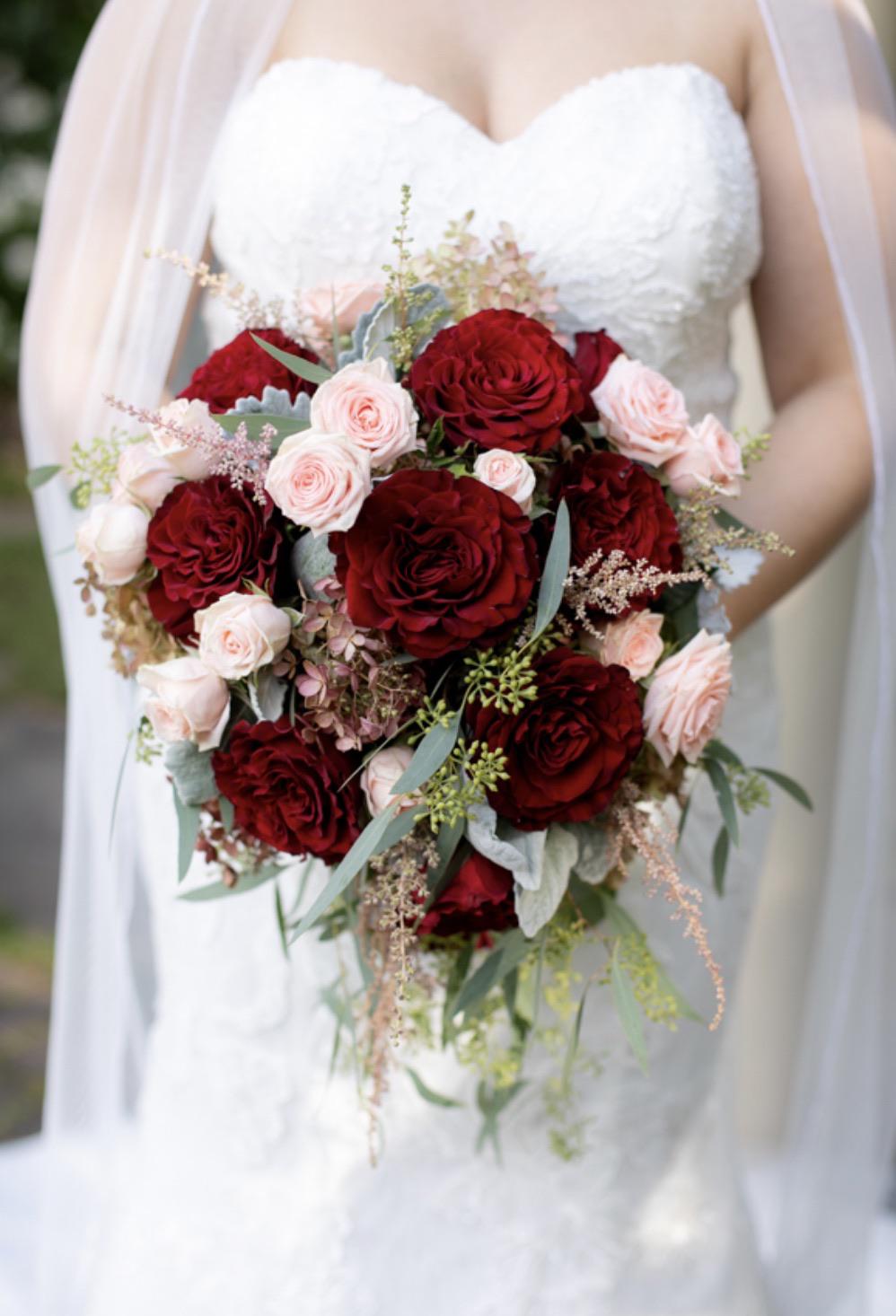 If you’re in Tolland County, CT and looking for a florist, Colonial