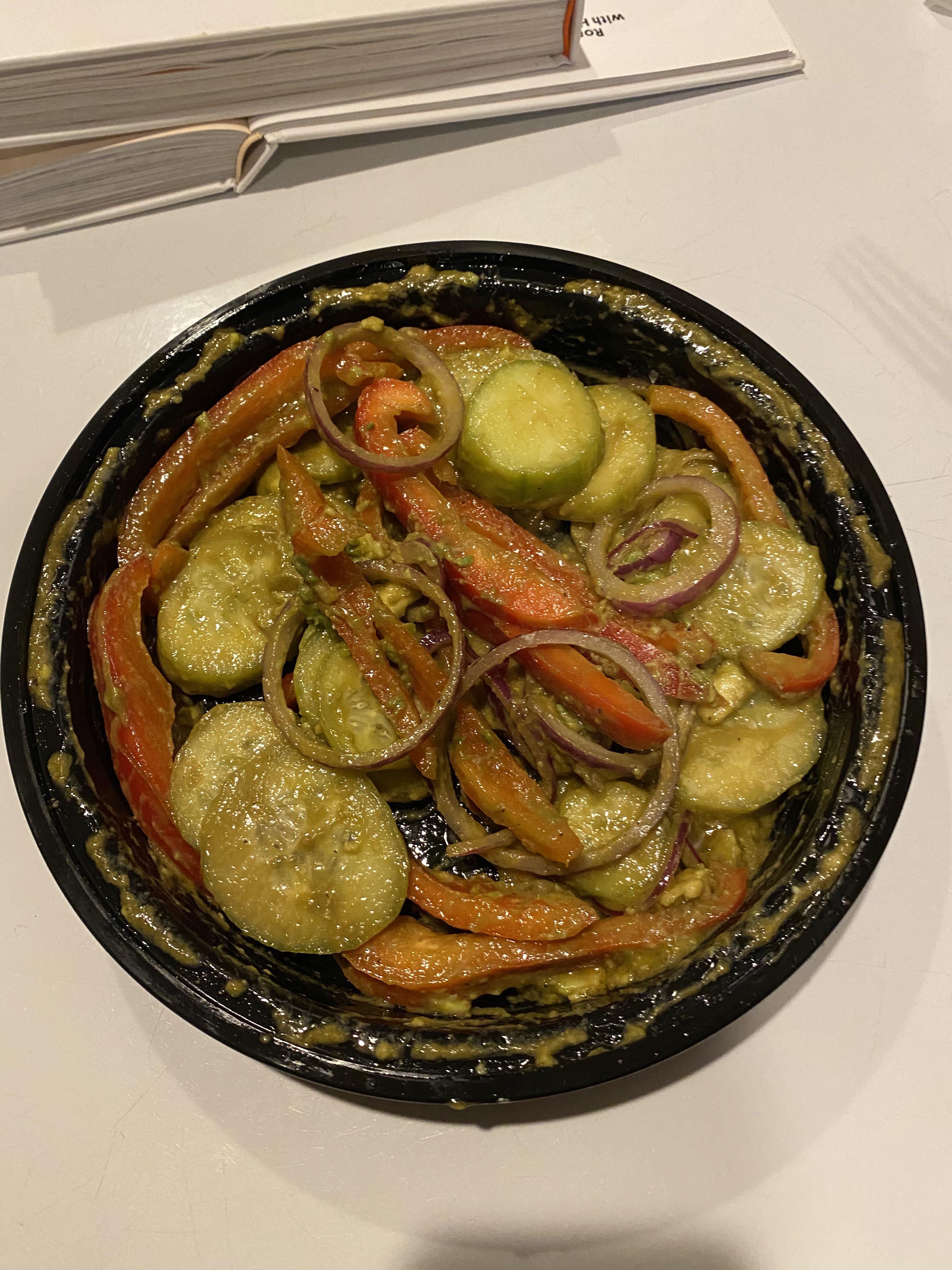 Salad ala keto bell pepper, cucumber, avocado, some red onion, salt