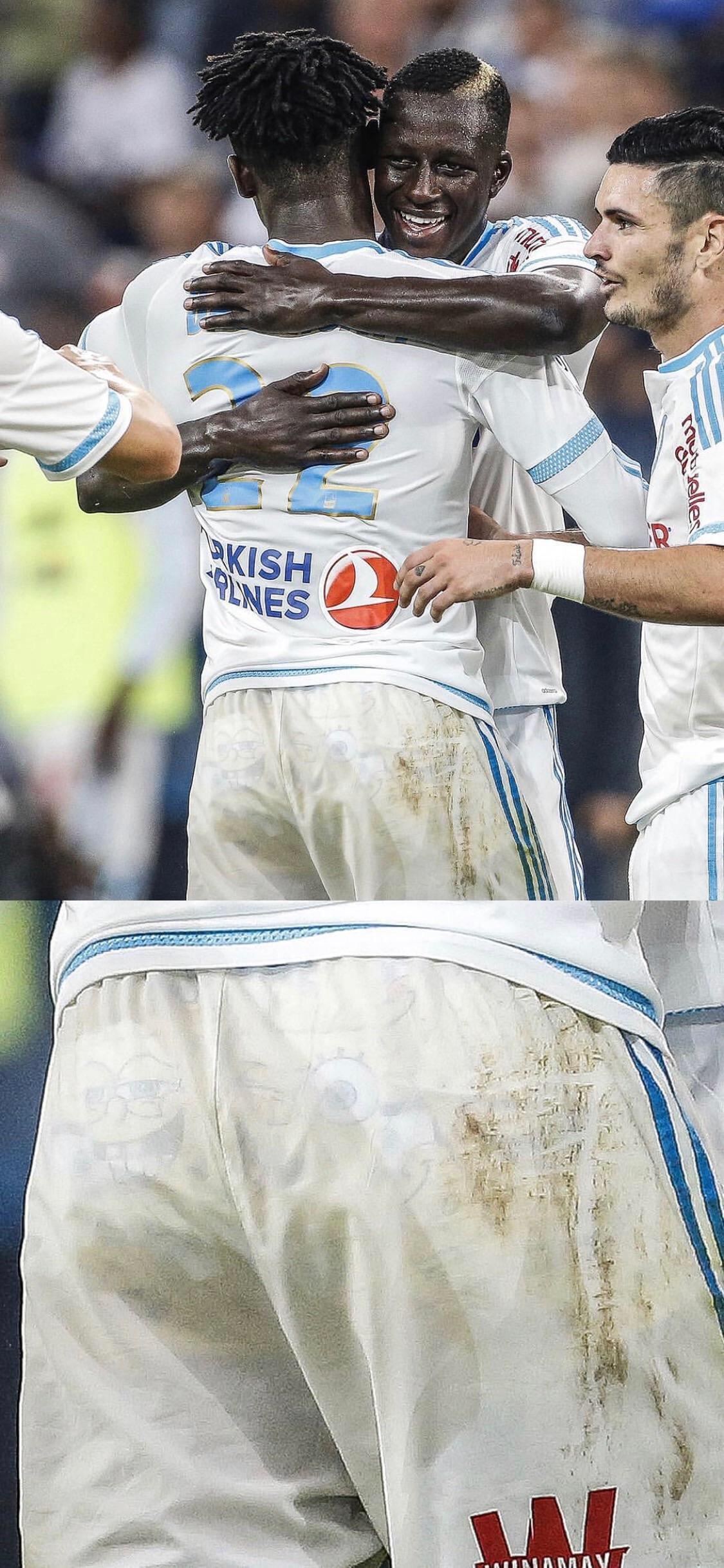 Soccer player caught wearing spongebob underwear! r/BikiniBottomTwitter