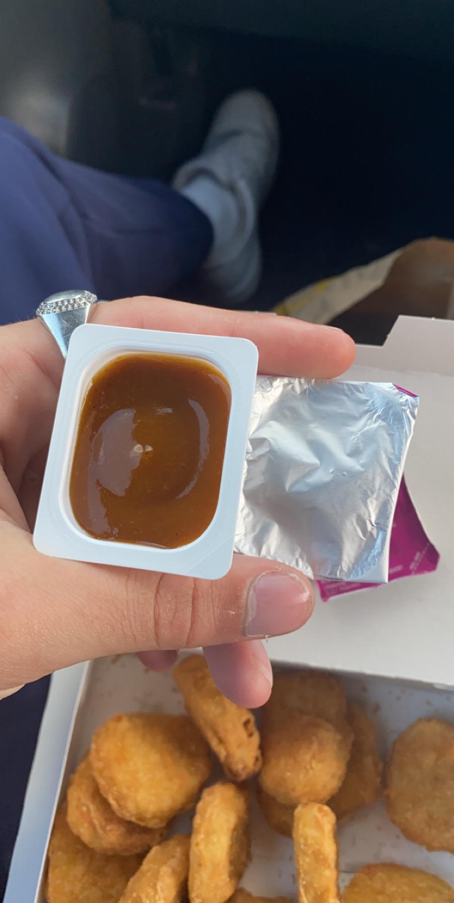 The perfect curry sauce from McDonald’s r/oddlysatisfying